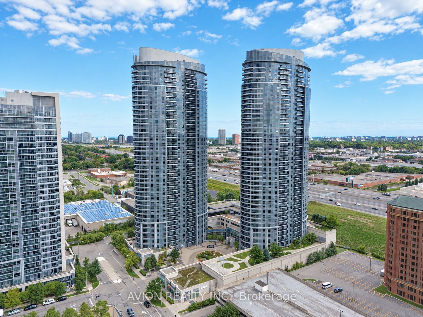 135 Village Green Square 3017, Toronto, ON M1S 0G4