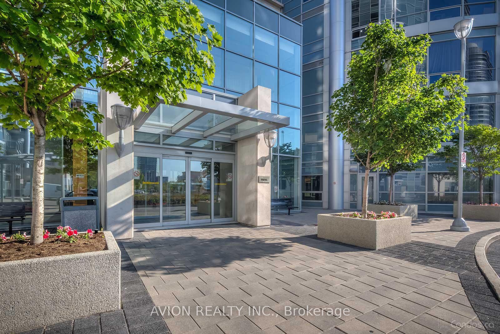 135 Village Green Square 3017, Toronto, ON M1S 0G4 photo 4