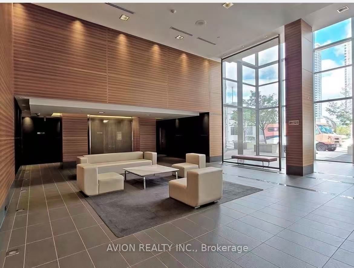 135 Village Green Square 3017, Toronto, ON M1S 0G4 photo 5