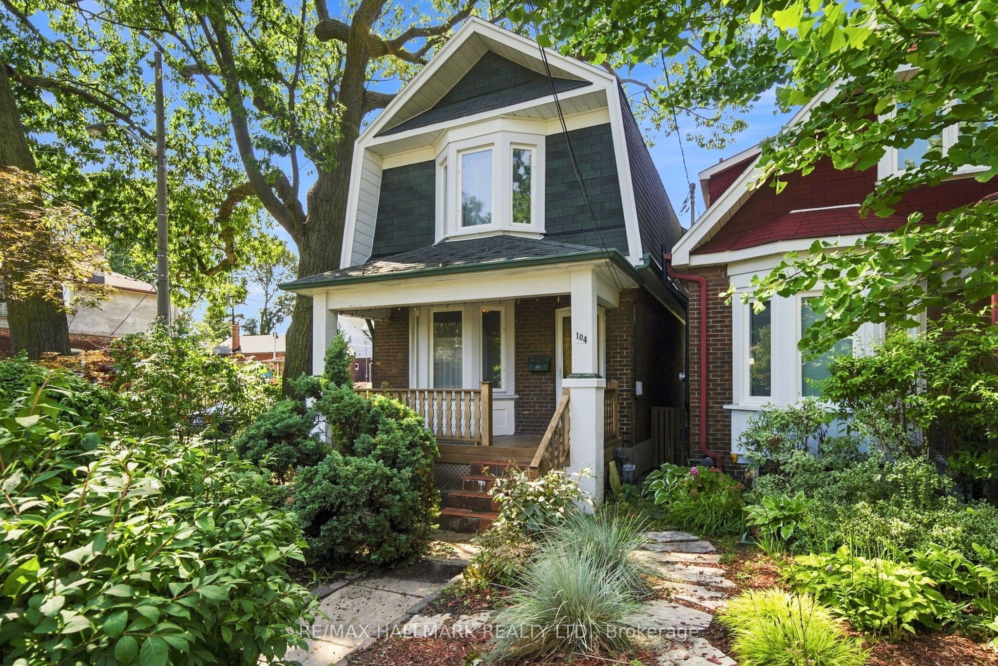 104 Chisholm Avenue, Toronto, ON M4C 4V7