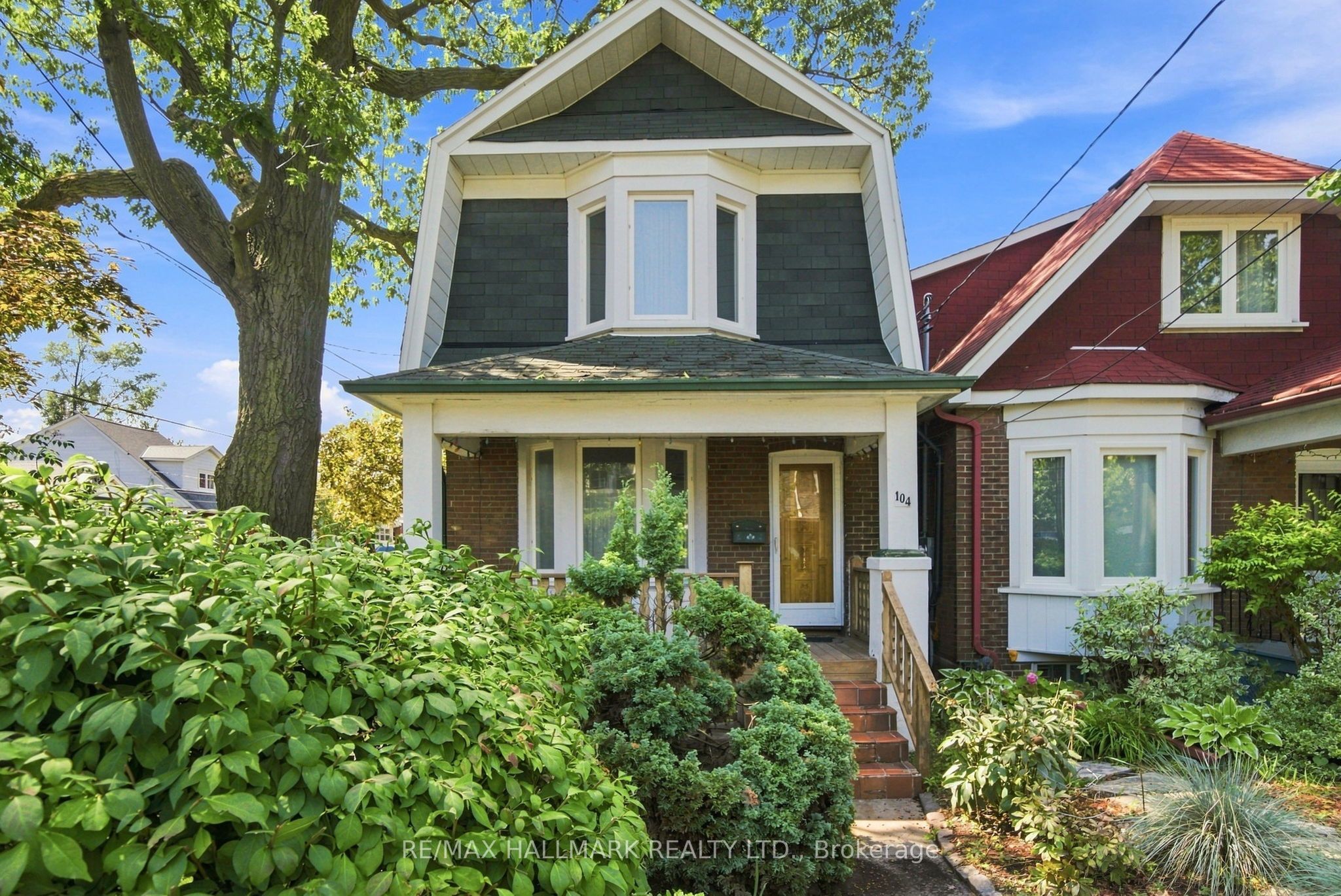 104 Chisholm Avenue, Toronto, ON M4C 4V7 photo 3