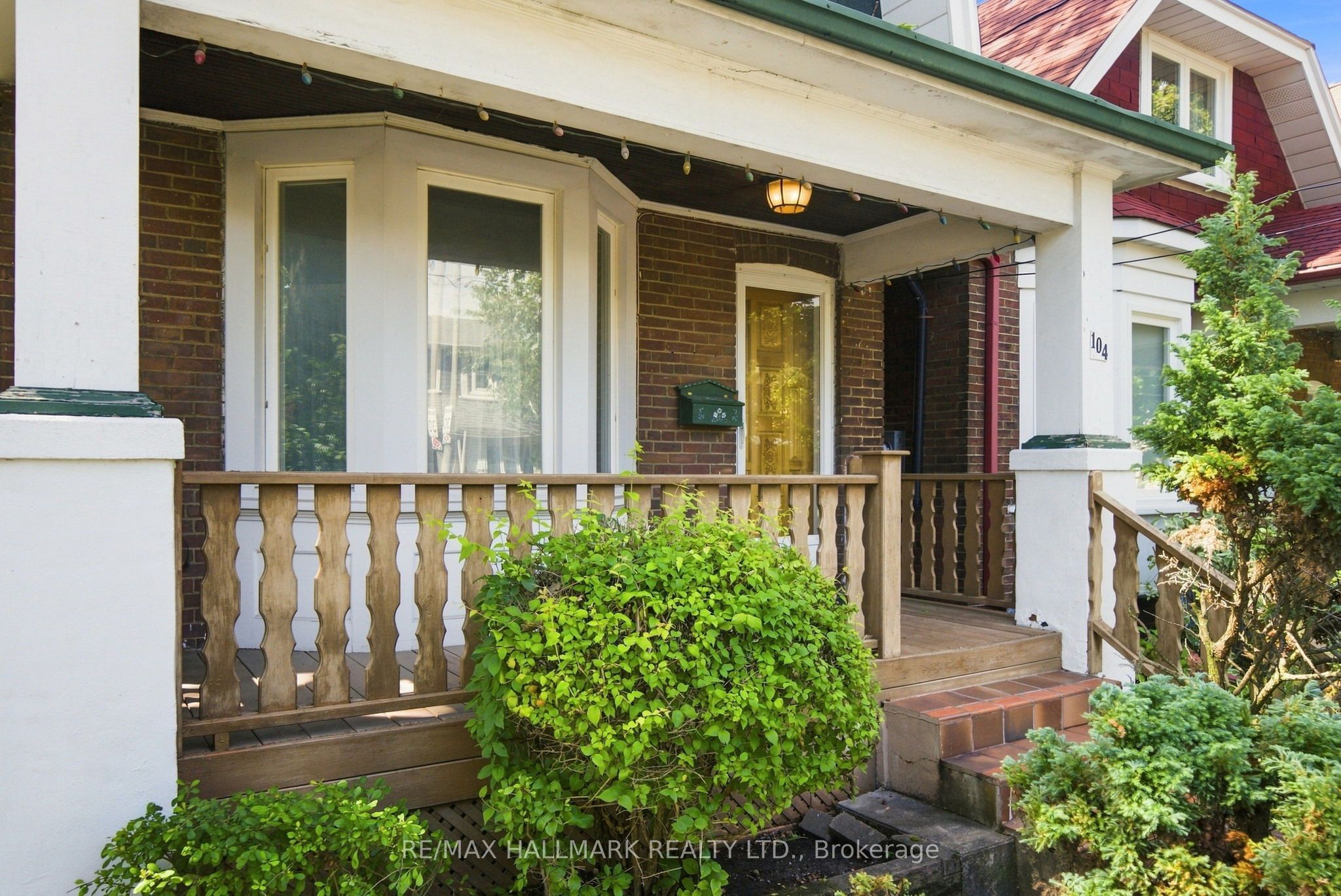104 Chisholm Avenue, Toronto, ON M4C 4V7 photo 5