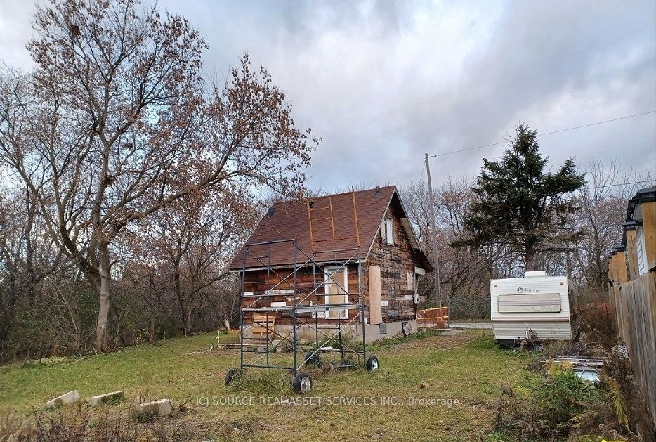 85 Hall Street, Oshawa, ON L1H 2Y8 photo 3