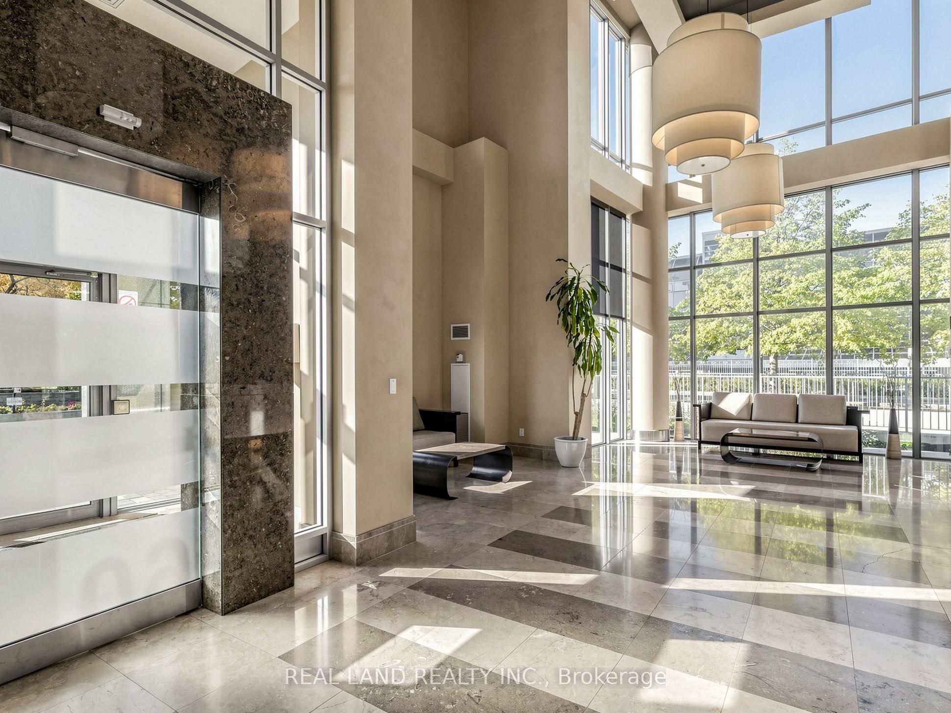 60 Brian Harrison Way 805, Toronto, ON M1P 5J5 photo 4