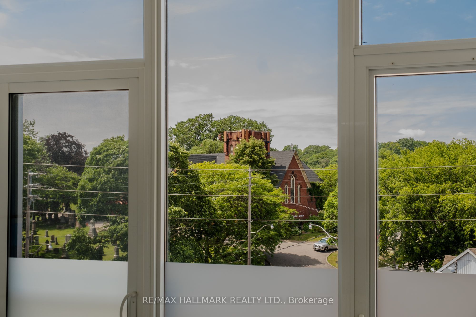 60 Haslett Avenue 404, Toronto, ON M4L 0A9