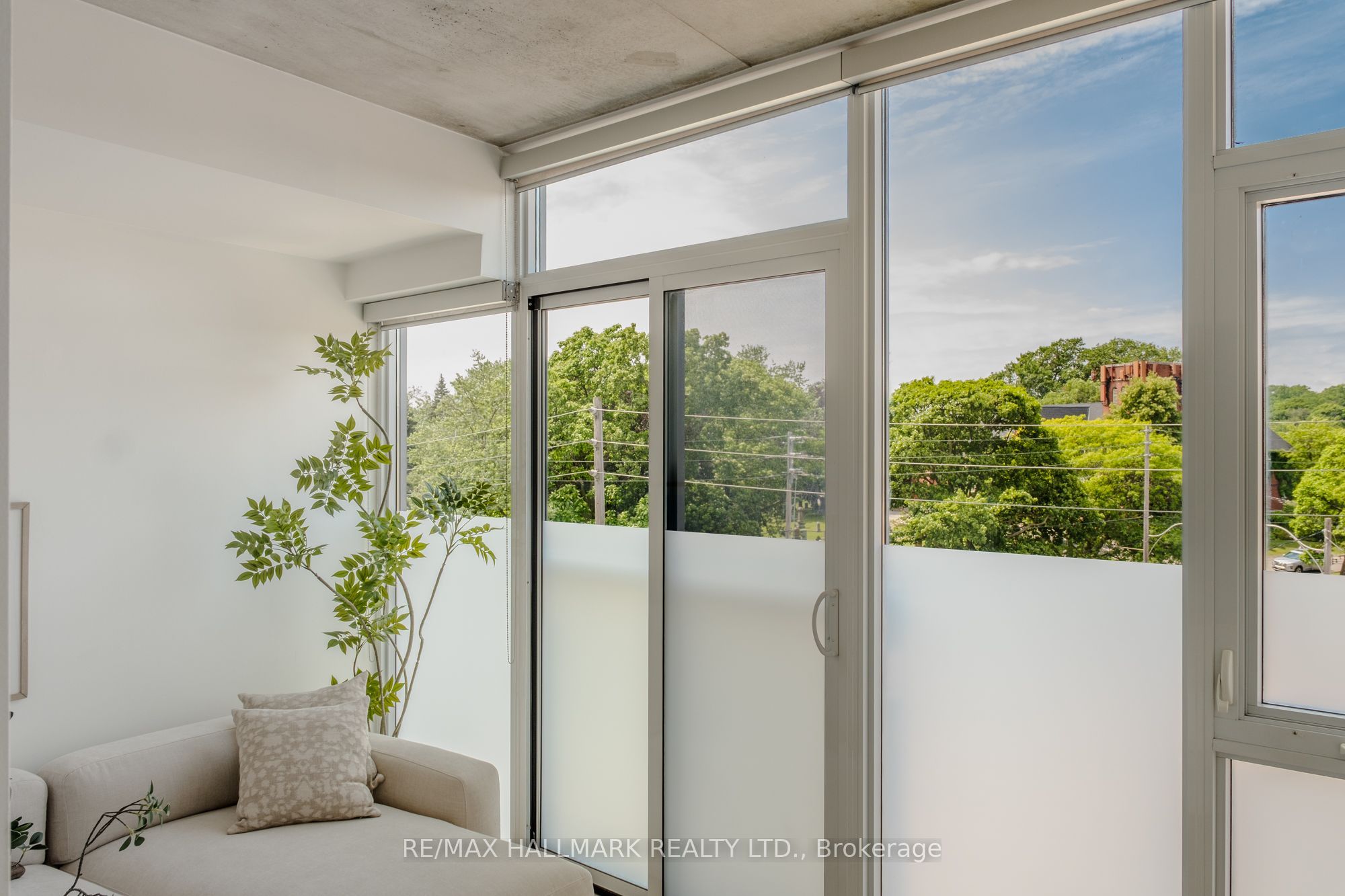 60 Haslett Avenue 404, Toronto, ON M4L 0A9 photo 2