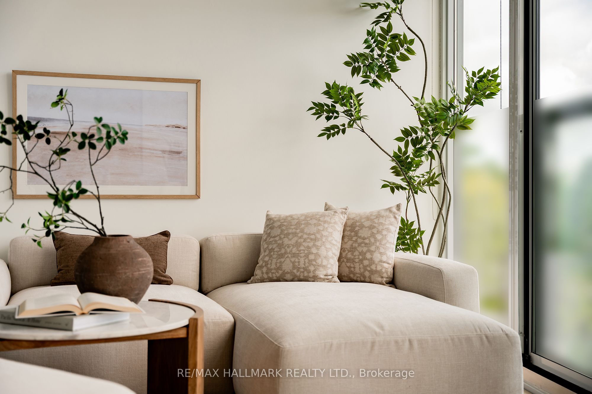 60 Haslett Avenue 404, Toronto, ON M4L 0A9 photo 3