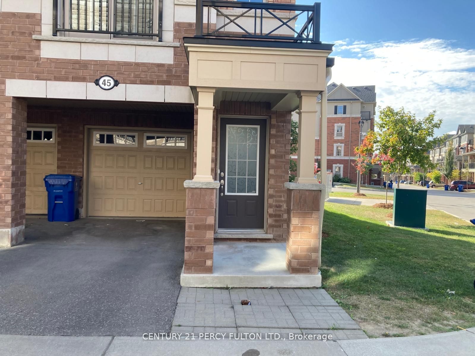 45 Pony Path, Oshawa, ON L1L 0L1 photo 2