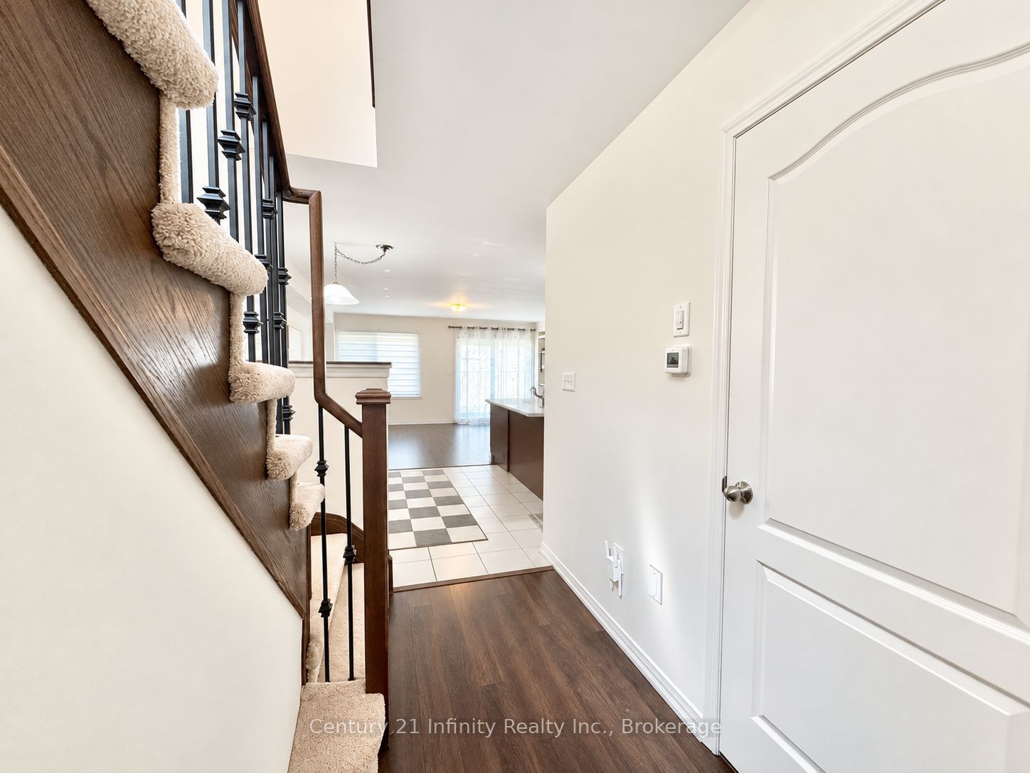 2339 Dress Circle Crescent, Oshawa, ON L1L 0L8 photo 2
