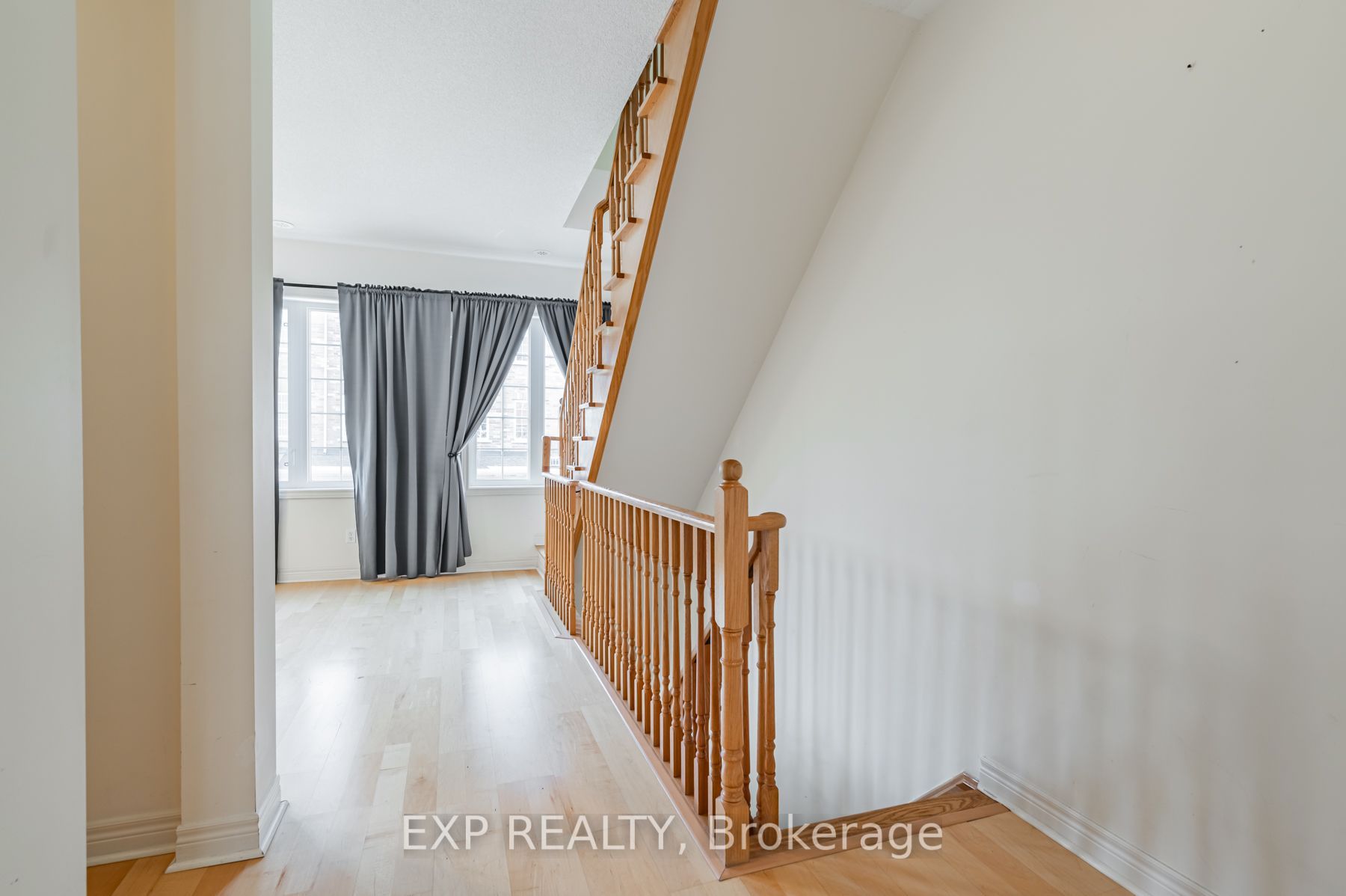 35 Carnahan Terrace, Toronto, ON M4E 0B1 photo 3