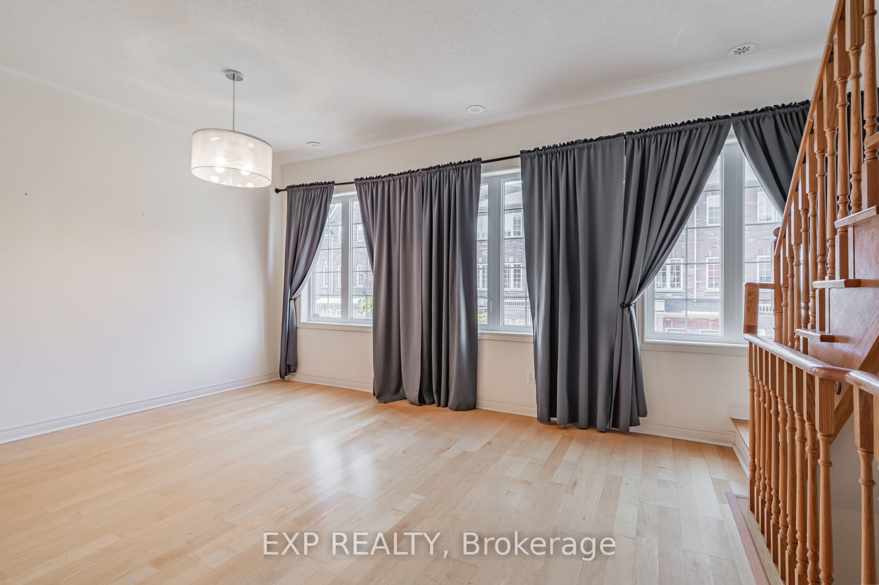 35 Carnahan Terrace, Toronto, ON M4E 0B1 photo 5