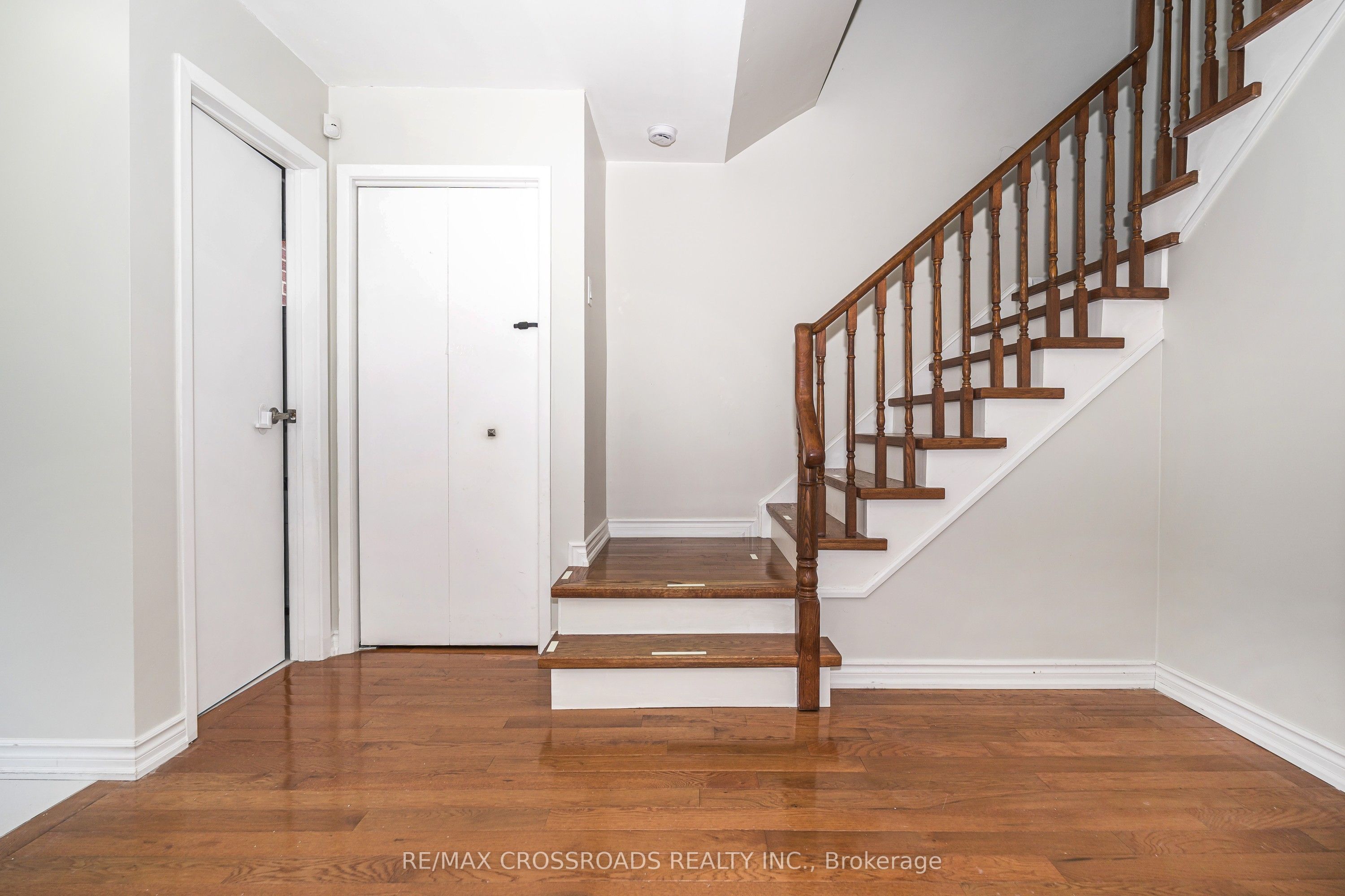 34 Blue Anchor Trail Main/2nd, Toronto, ON M1C 3P2 photo 5