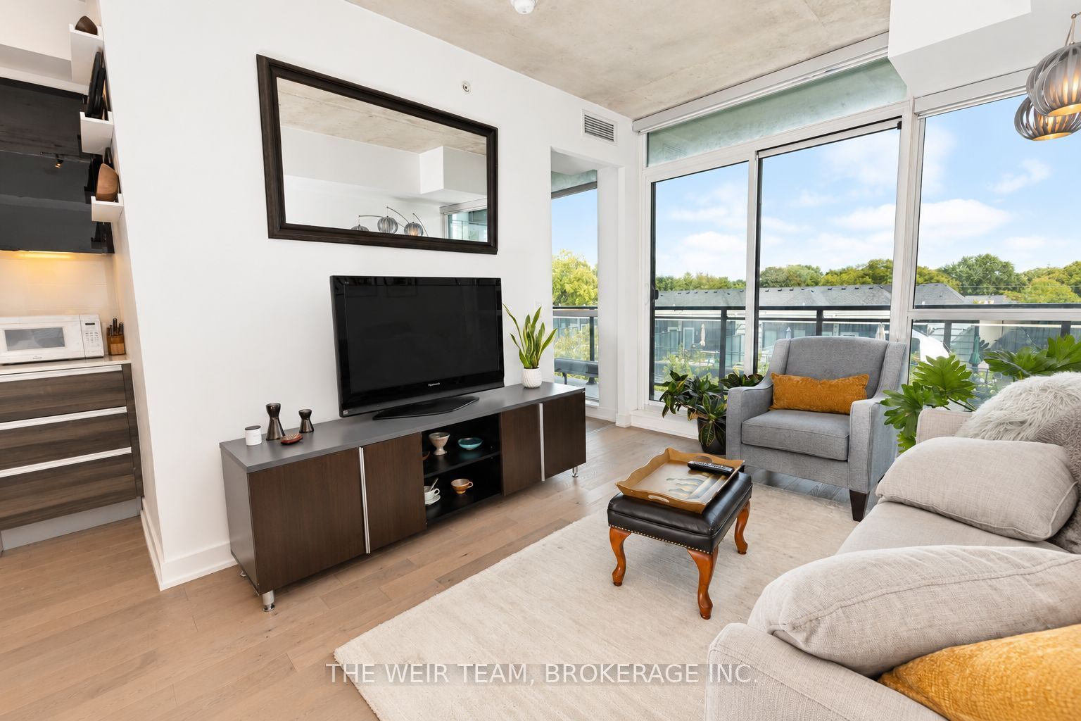 1190 Dundas Street 529, Toronto, ON M4M 0C5 photo 4