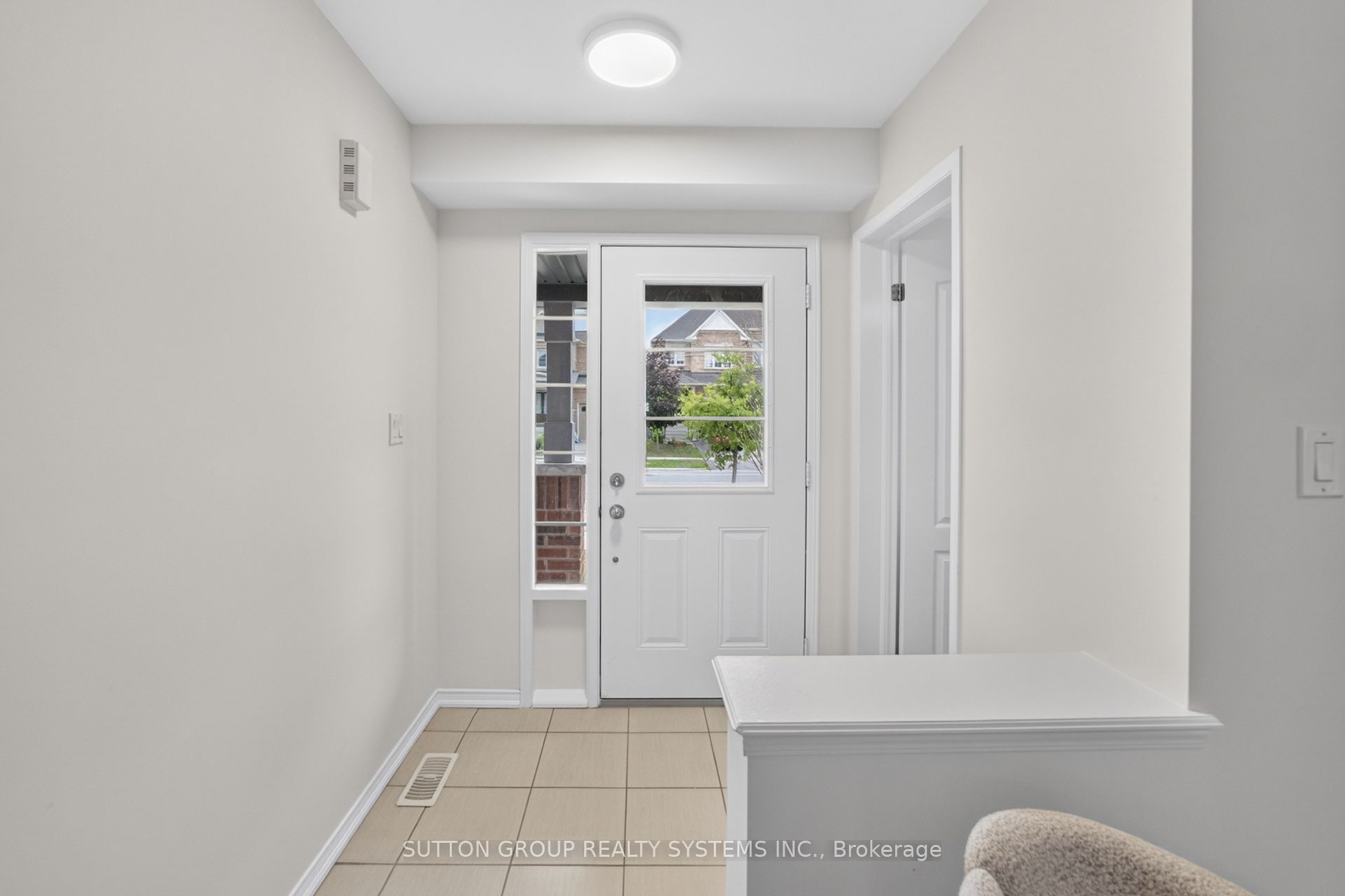 165 Dance Act Avenue, Oshawa, ON L1L 0H4 photo 2