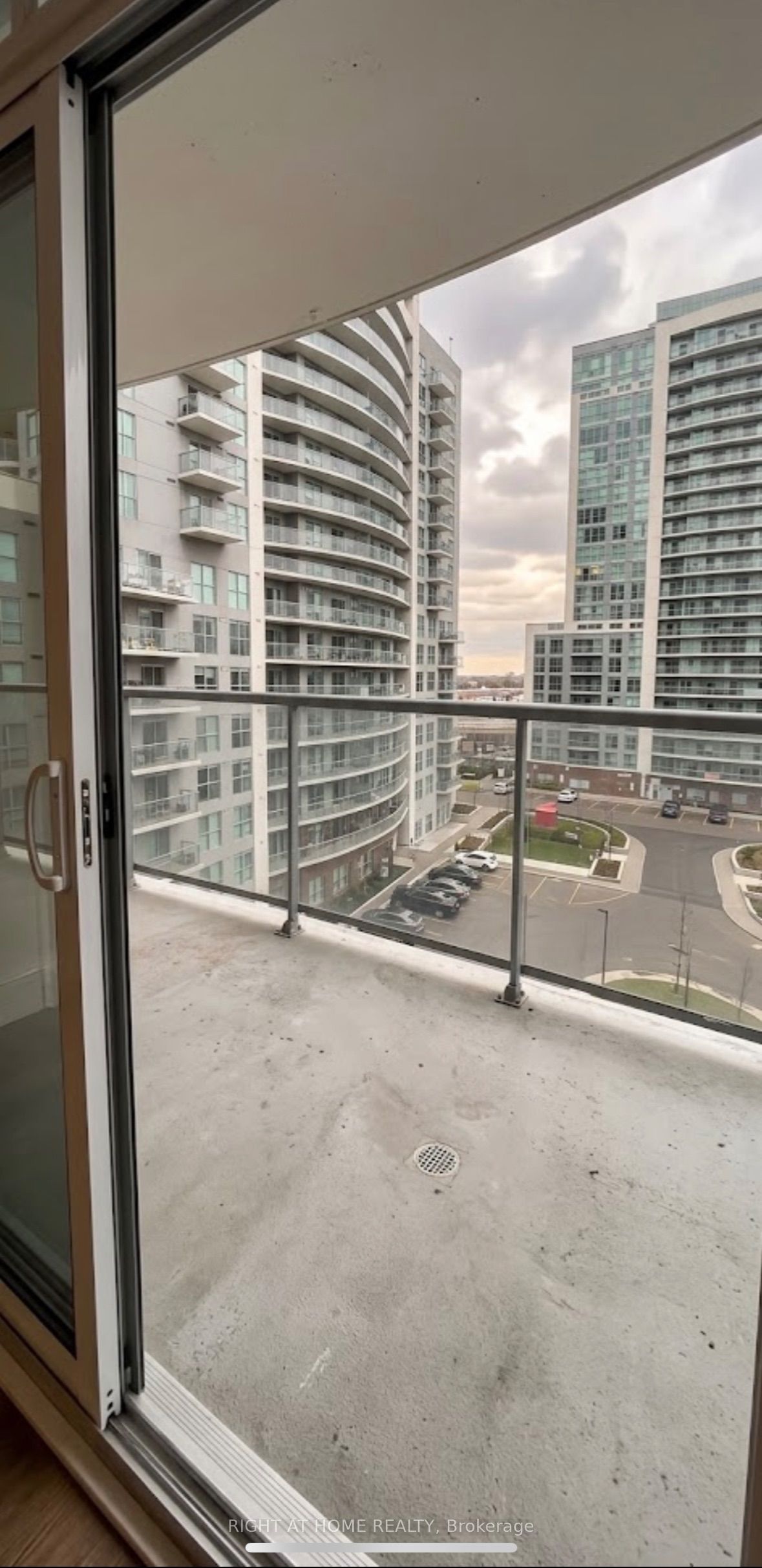 2152 Lawrence Avenue E 910, Toronto, ON M1R 0B5 photo 5