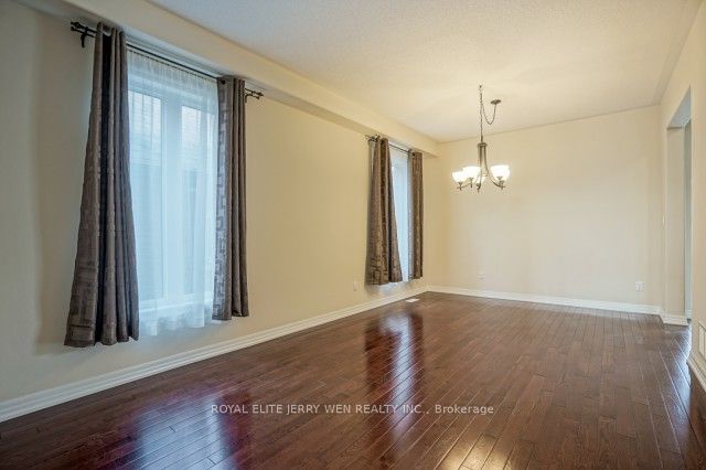 726 Coldstream Drive, Oshawa, ON L1K 2W9 photo 3