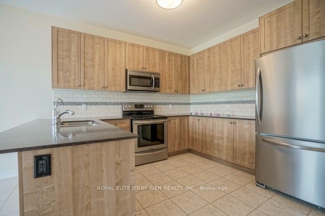 726 Coldstream Drive, Oshawa, ON L1K 2W9 photo 4