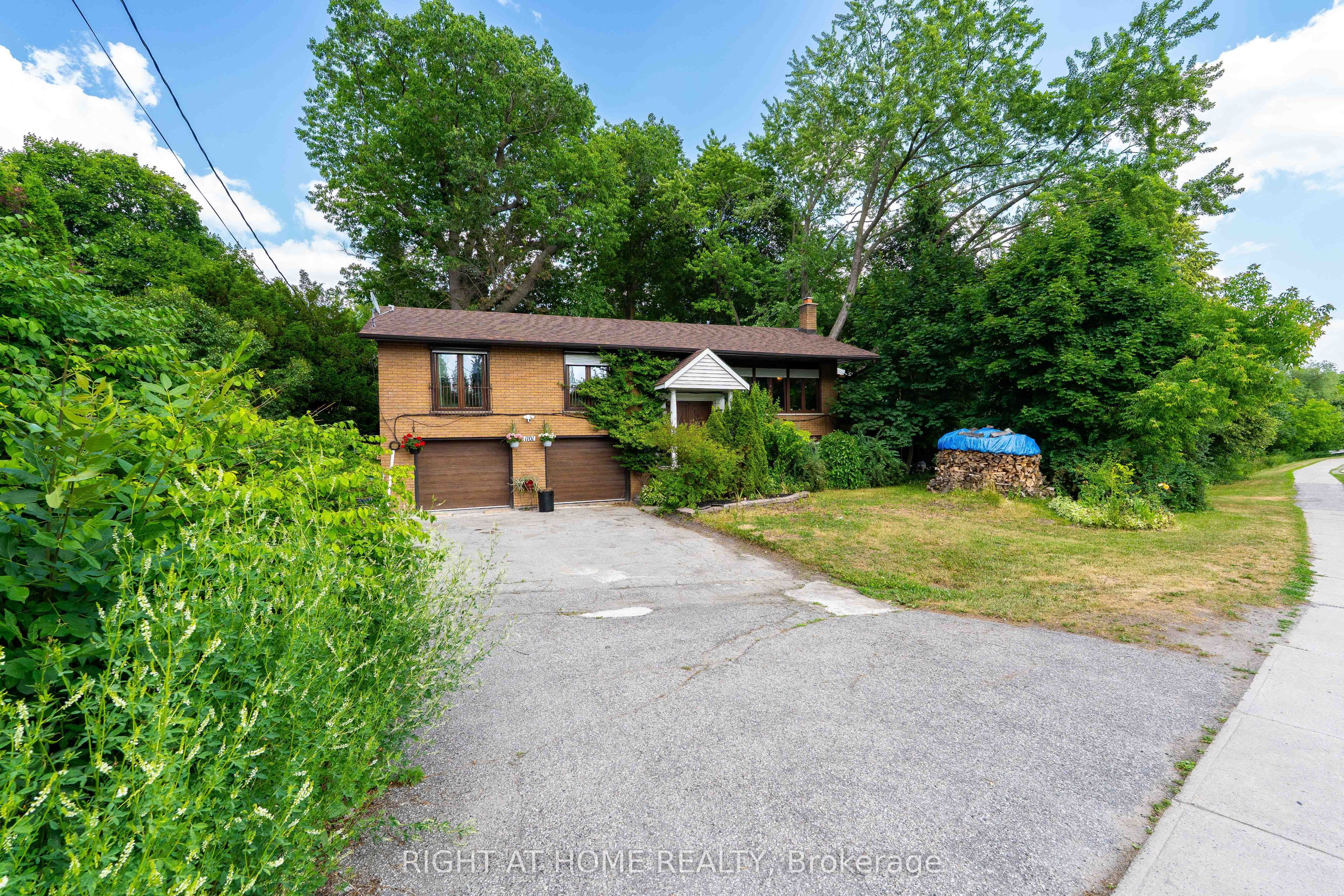 1101 Brimley Road UPPER, Toronto, ON M1P 3E8
