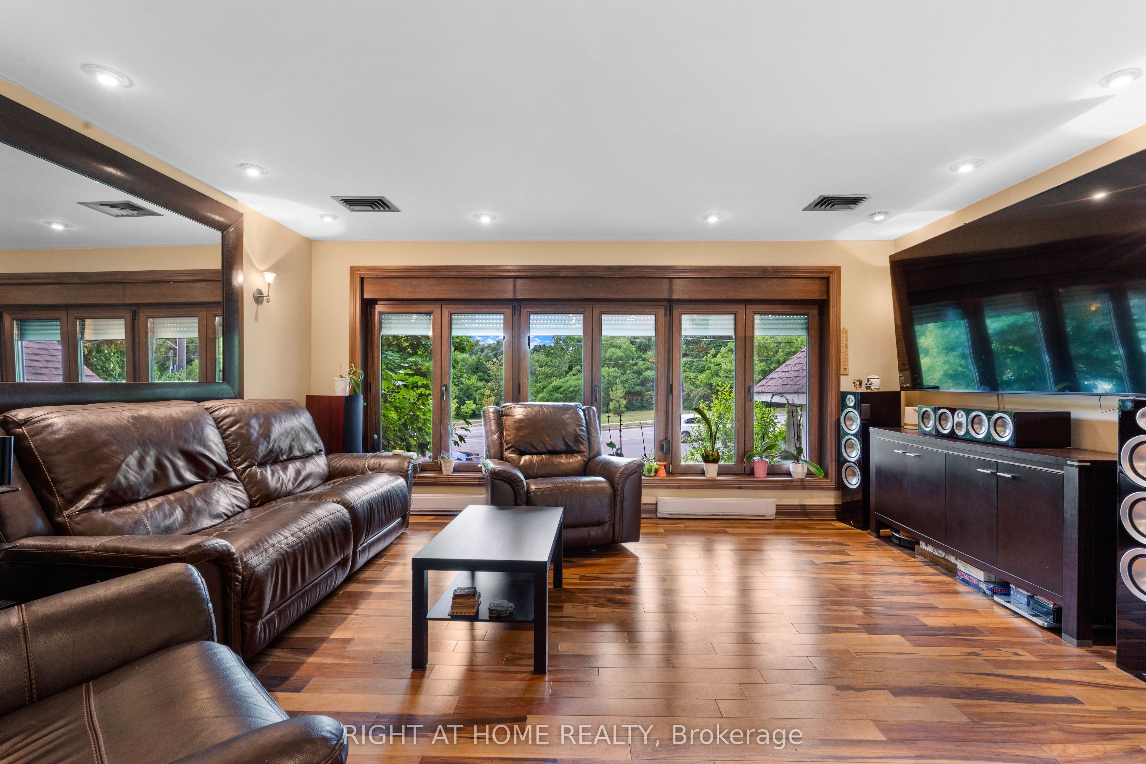 1101 Brimley Road UPPER, Toronto, ON M1P 3E8 photo 5