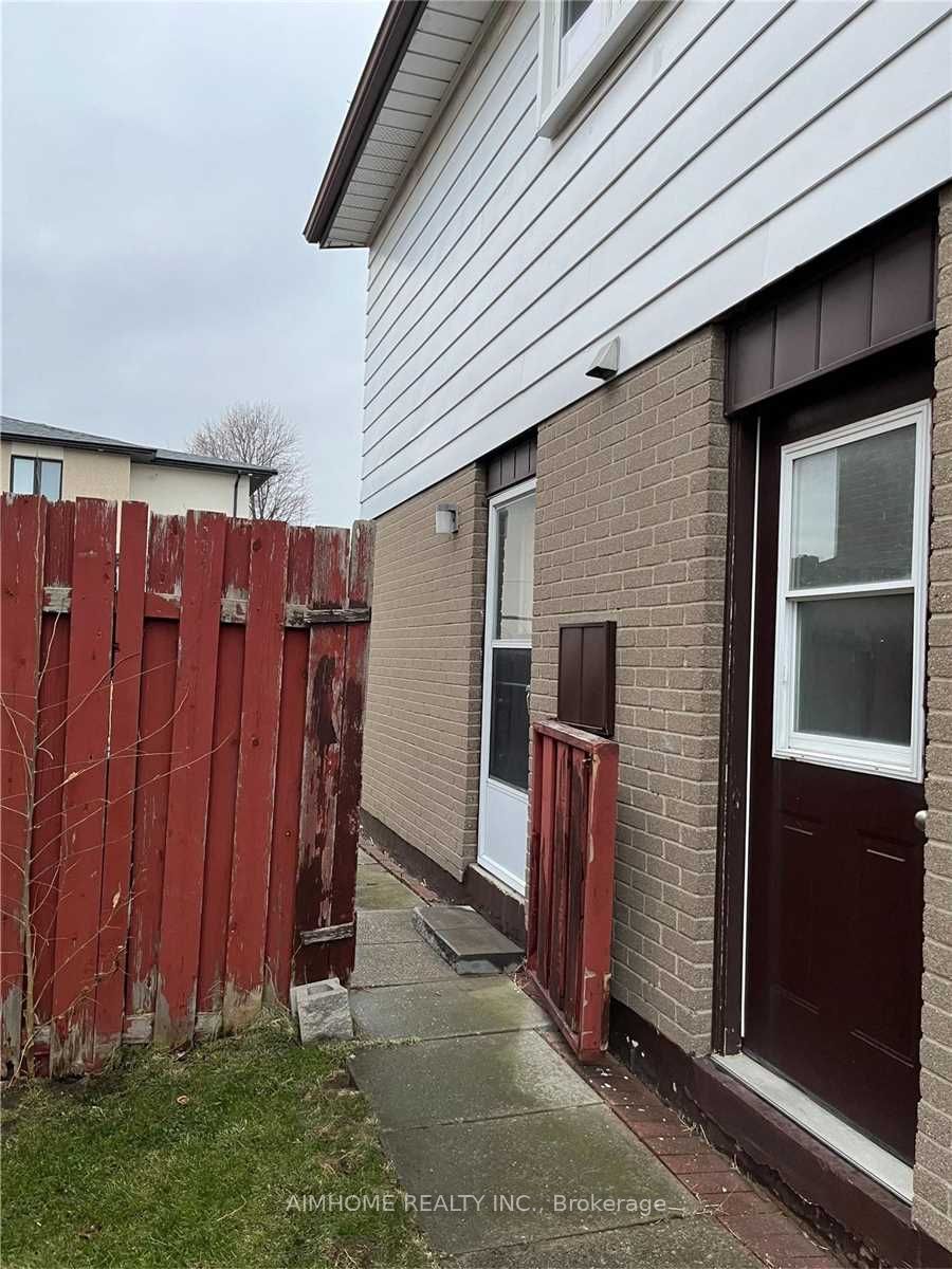 6 Havenview Road, Toronto, ON M1S 3A2 photo 2