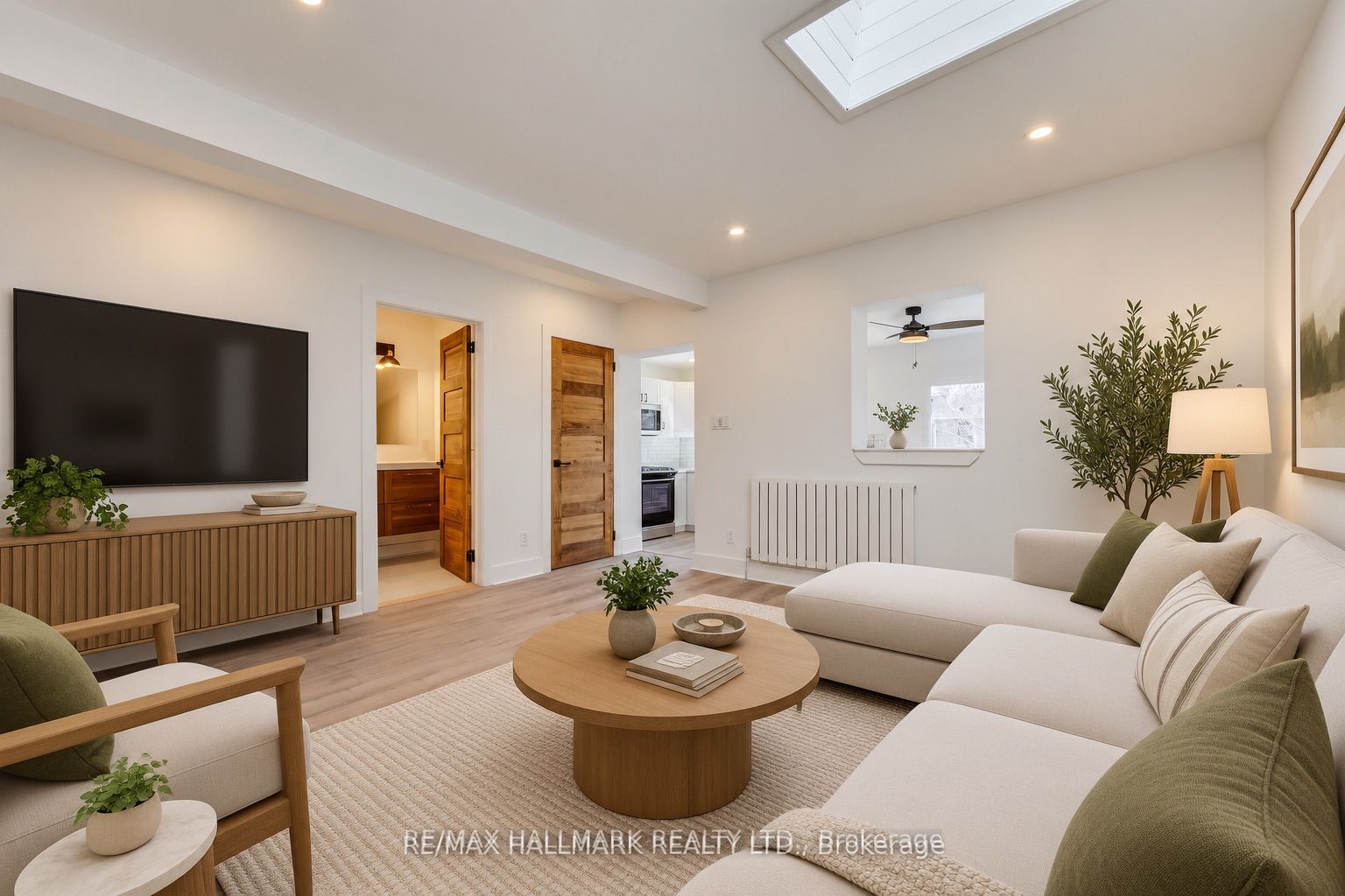 327 Kenilworth Avenue Upper, Toronto, ON M4L 3S9