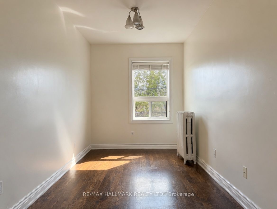 2038 Danforth Avenue 2, Toronto, ON M4C 1J6 photo 2