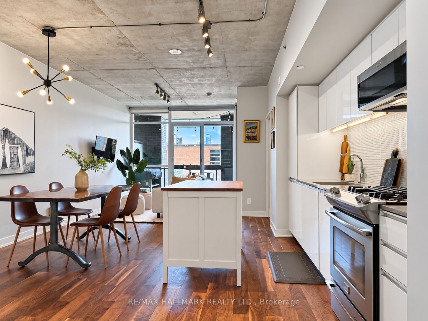 1190 Dundas Street E 219, Toronto, ON M4M 0C5 photo 2