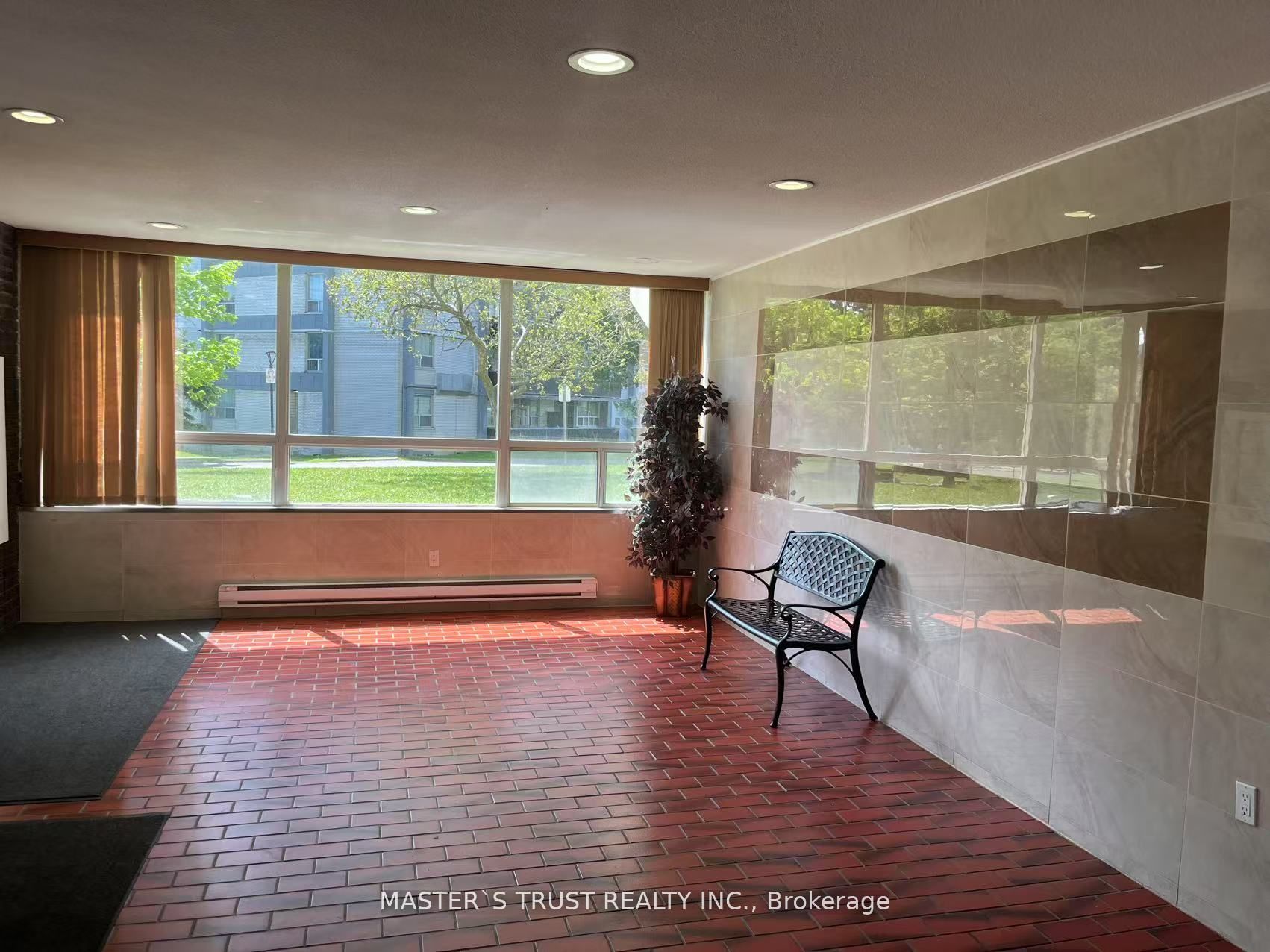 3420 Eglinton Avenue E 903, Toronto, ON M1J 2H9 photo 3