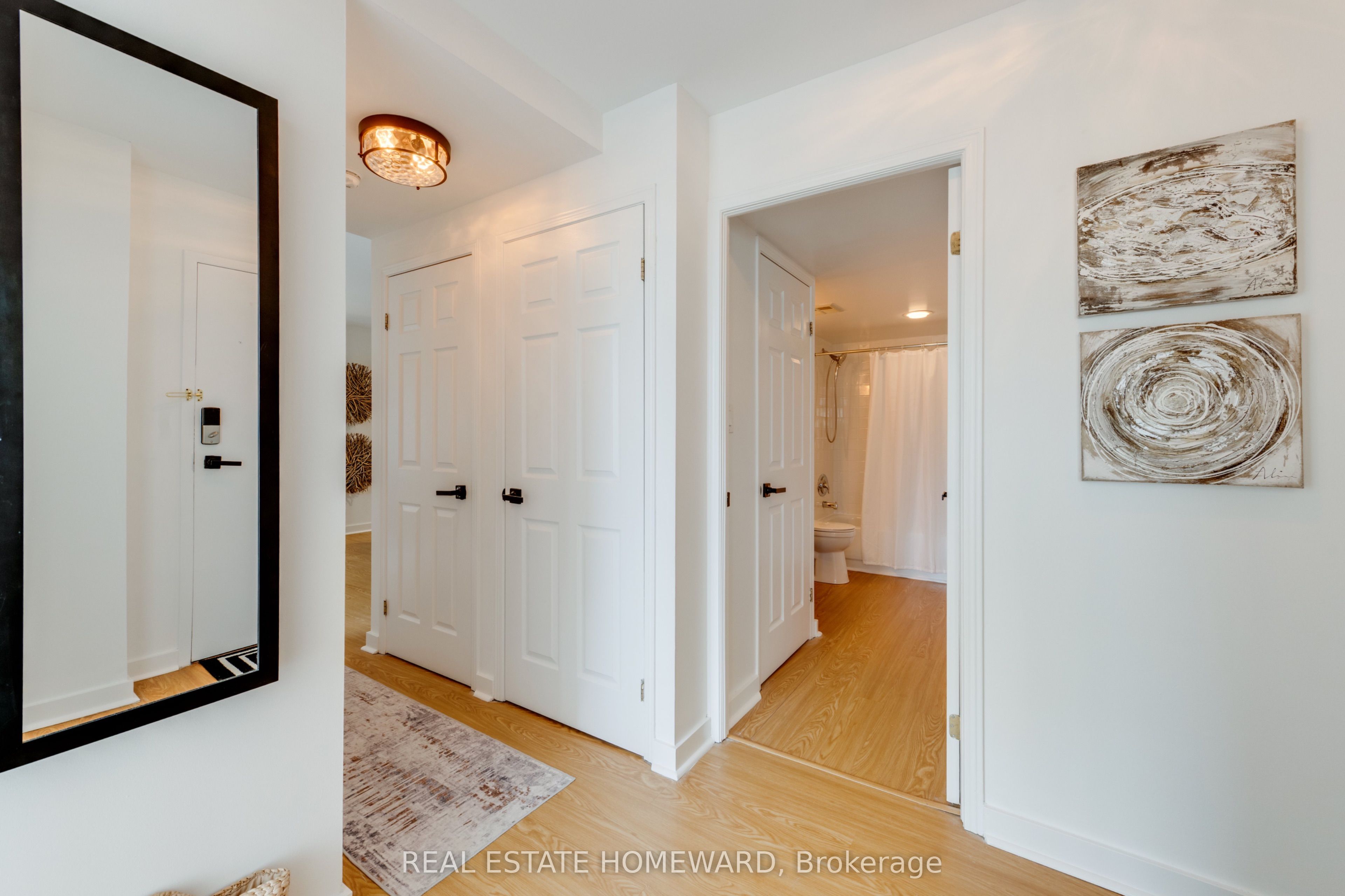 716 Kingston Road 304, Toronto, ON M4E 1R7 photo 2