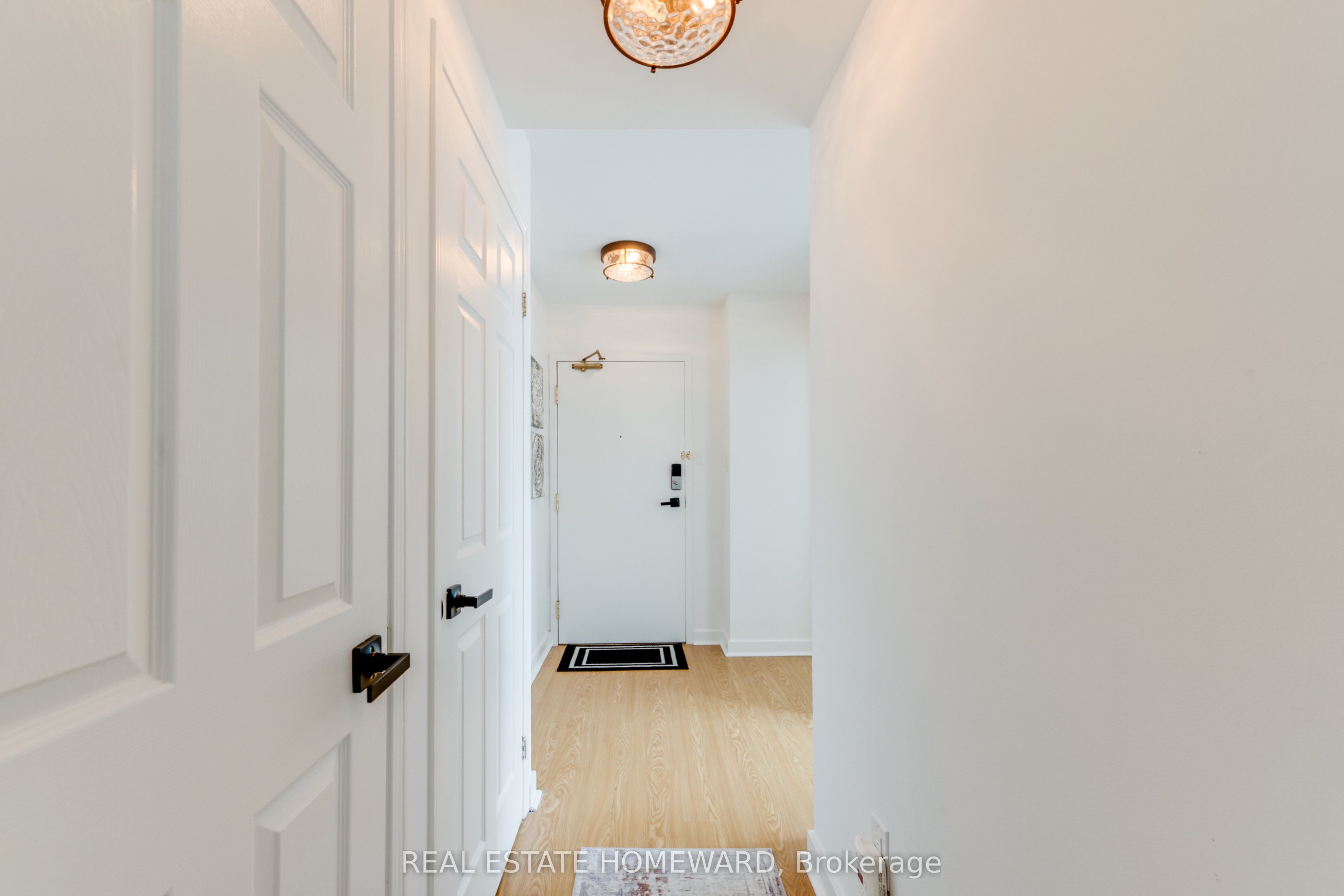 716 Kingston Road 304, Toronto, ON M4E 1R7 photo 4