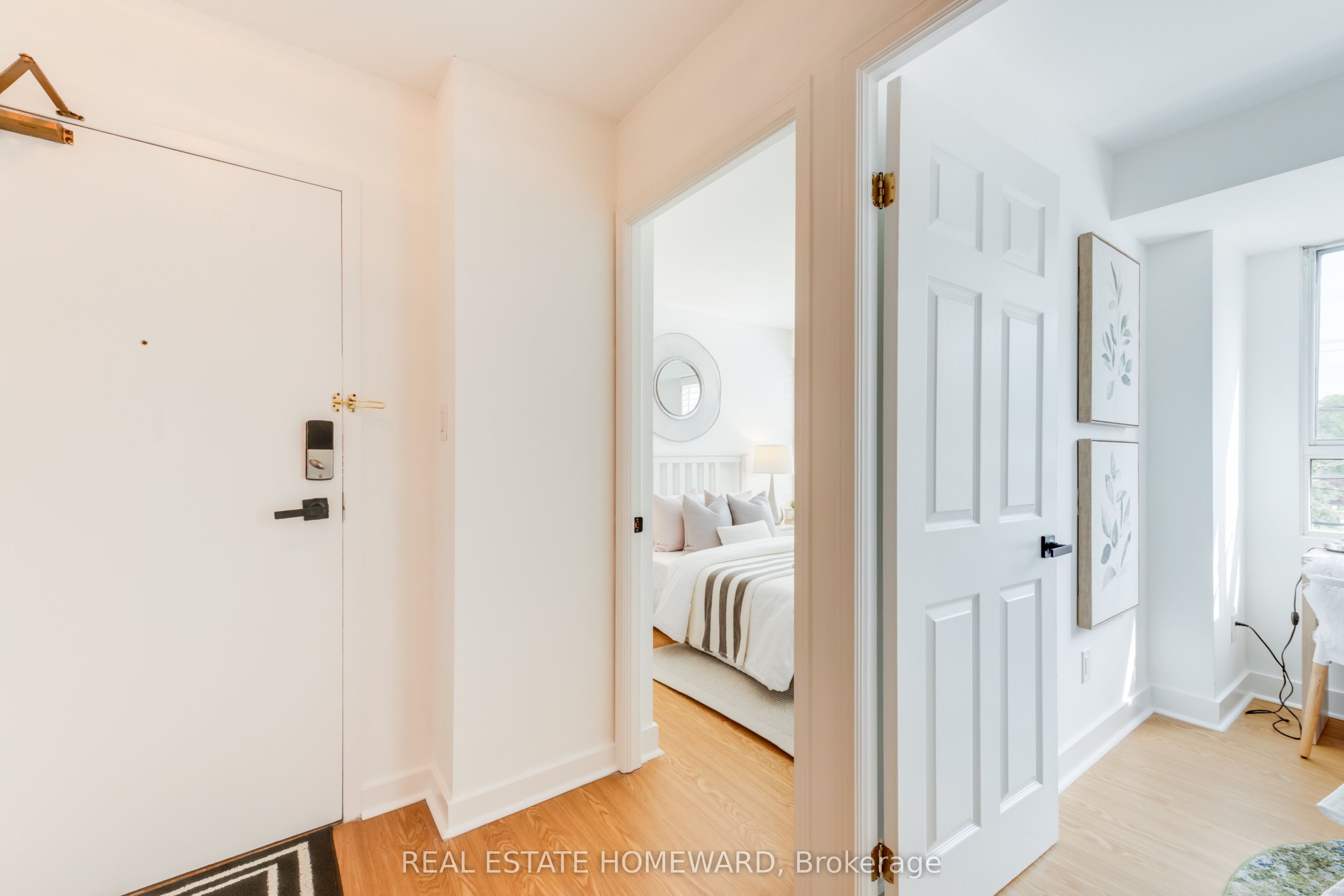 716 Kingston Road 304, Toronto, ON M4E 1R7 photo 5