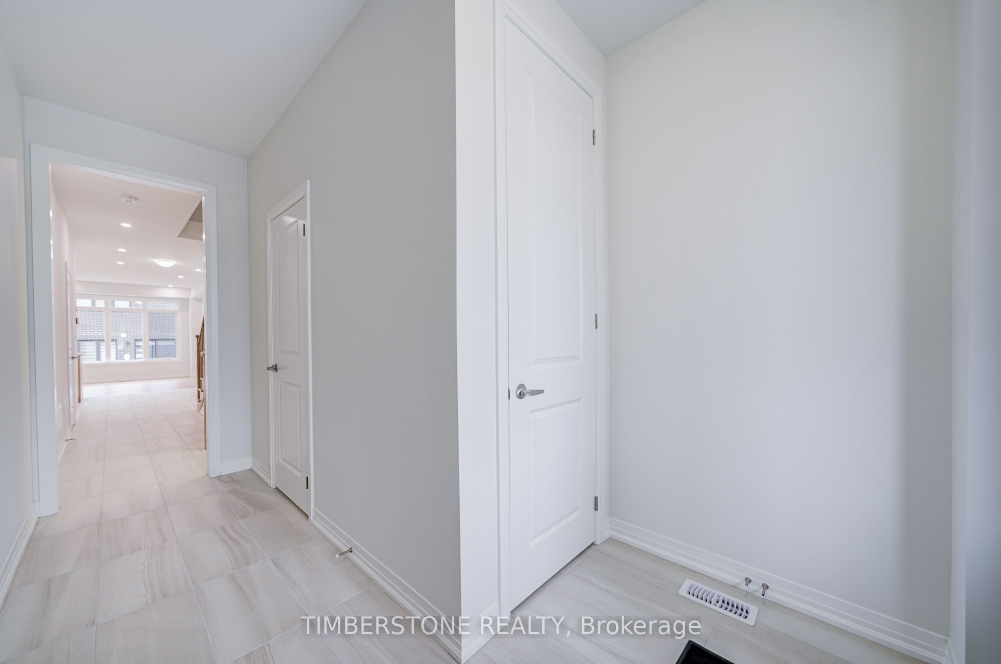 3379 Elsa Story Avenue, Pickering, ON L1X 0J2 photo 4