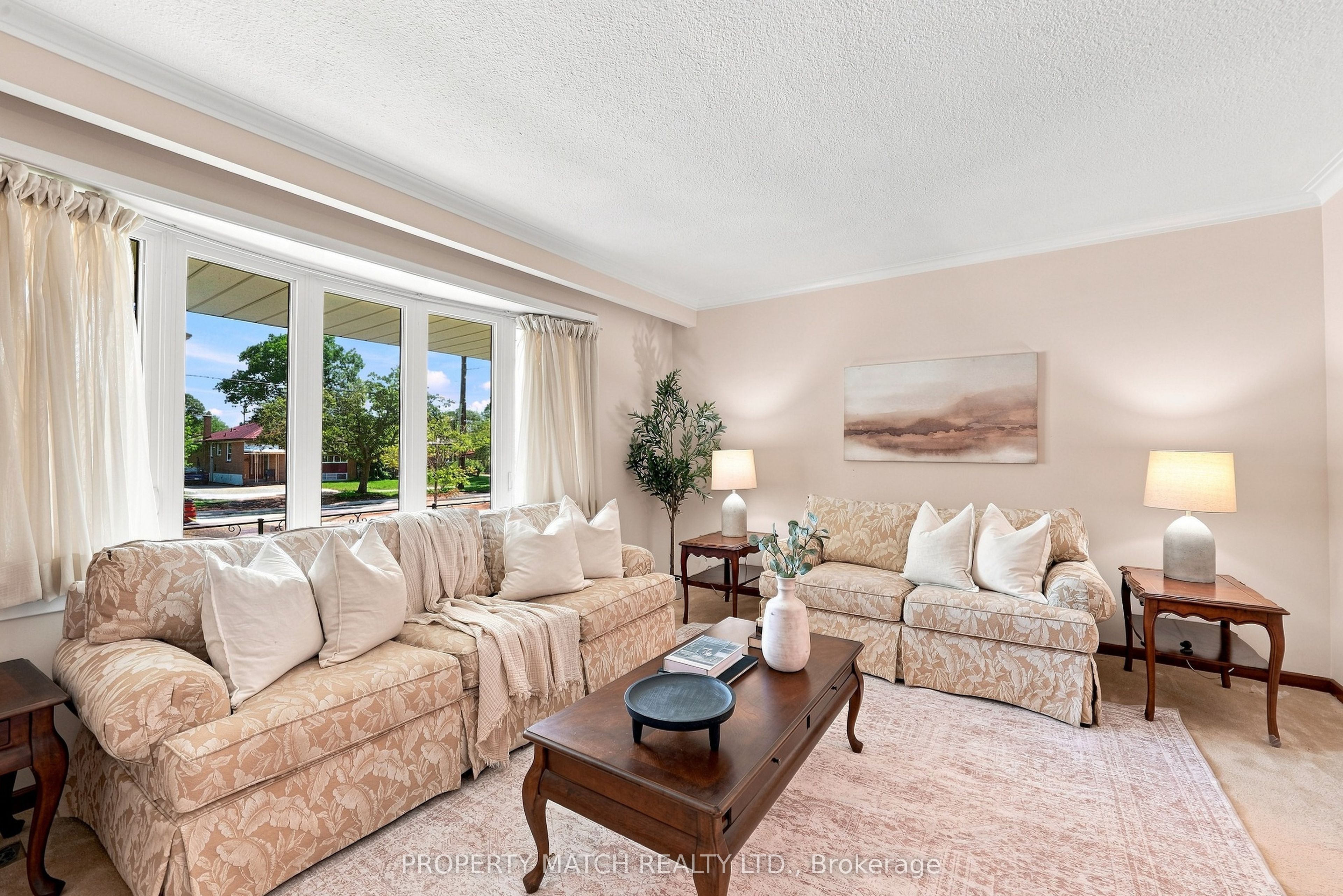 938 Scarborough Golf Club Road, Toronto, ON M1G 1J9 photo 2