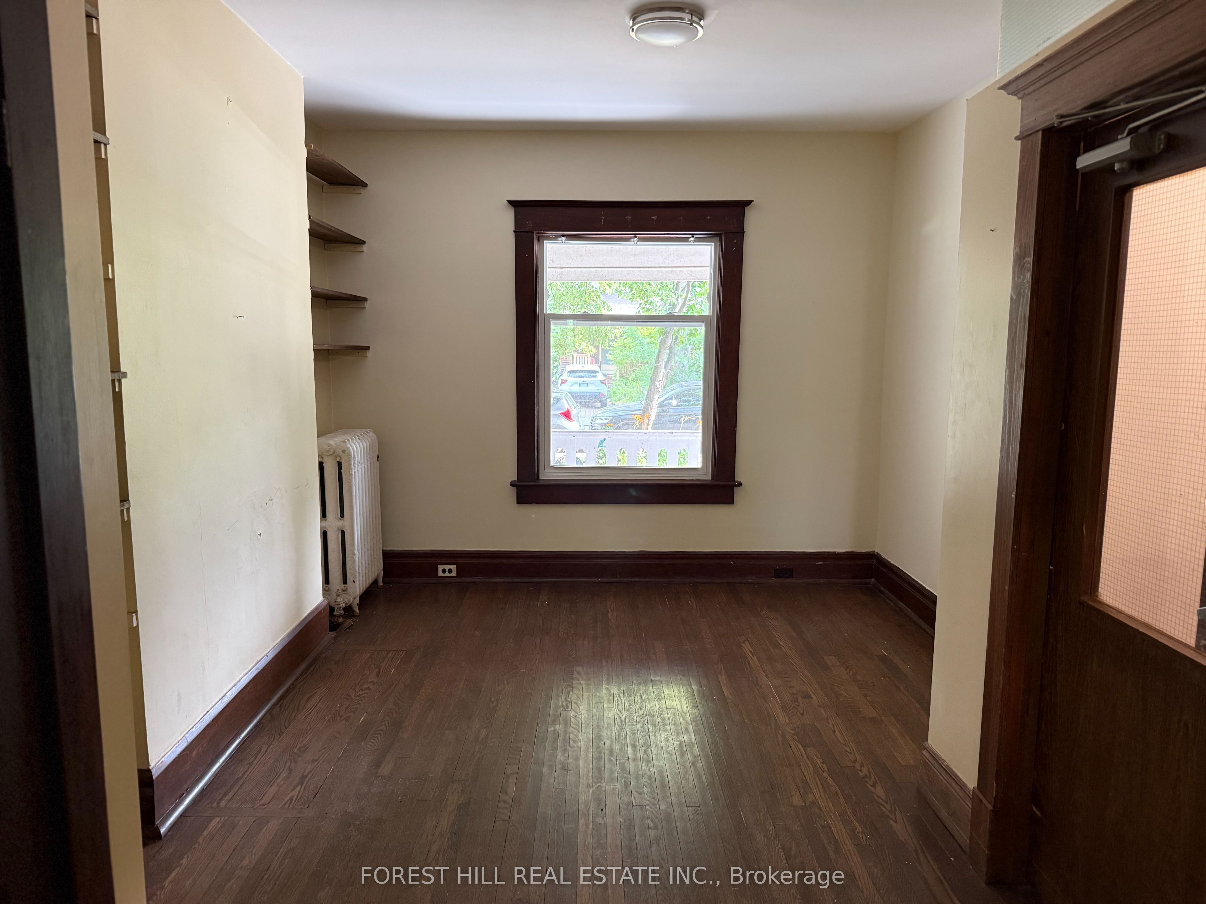 27 Dixon Avenue, Toronto, ON M4L 1N2 photo 2