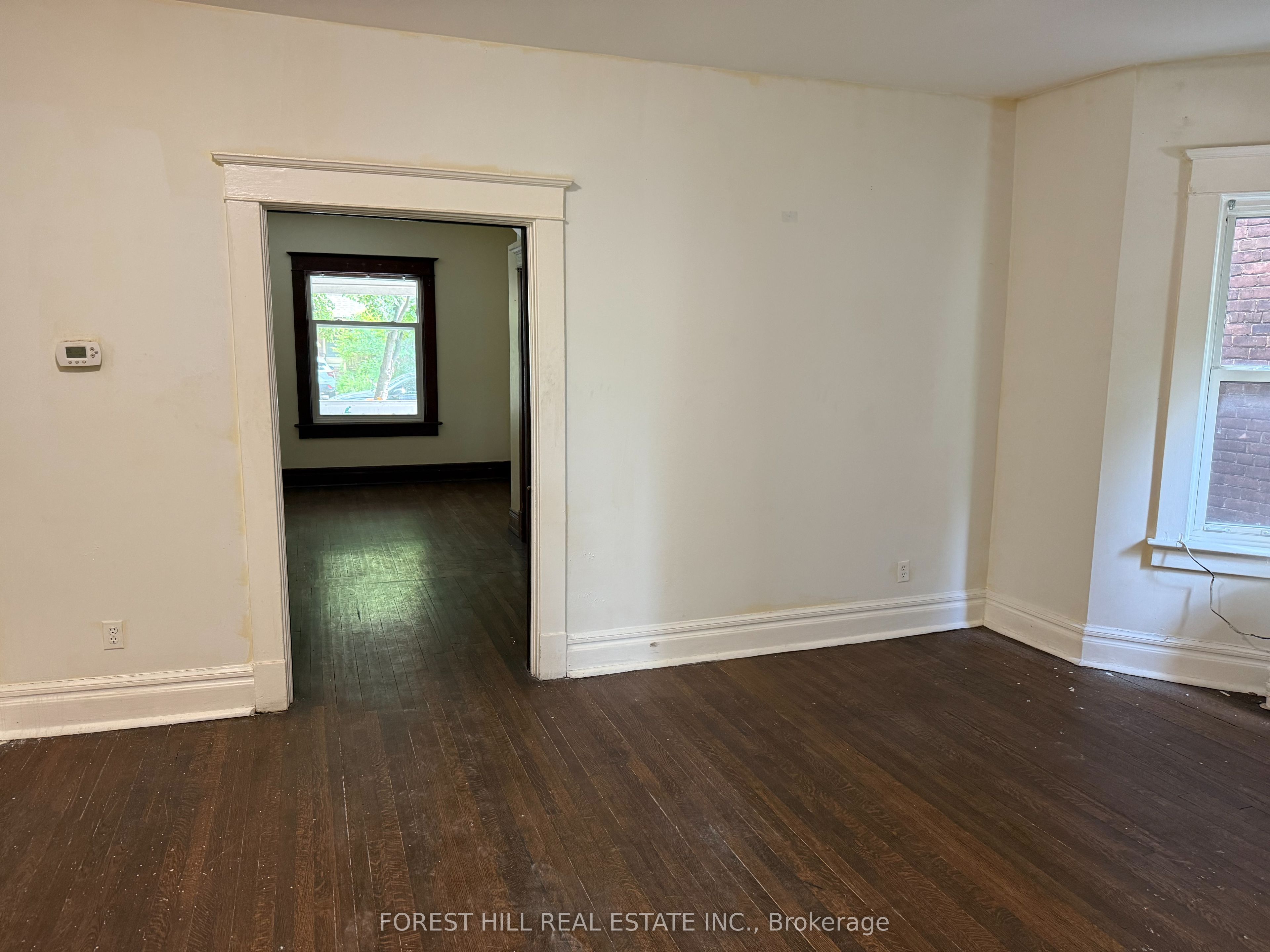 27 Dixon Avenue, Toronto, ON M4L 1N2 photo 3