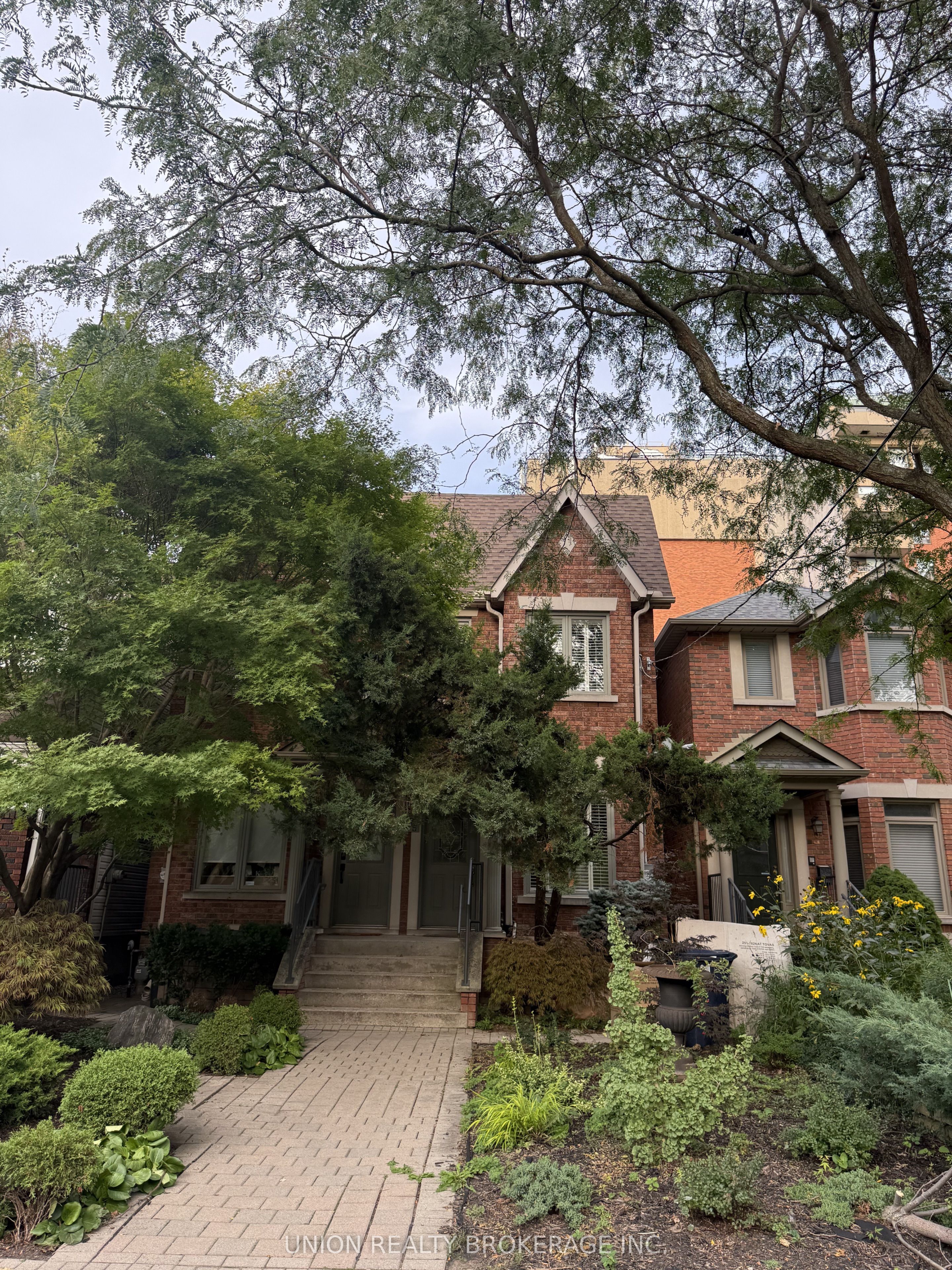 105A Gough Avenue, Toronto, ON M4K 3N9