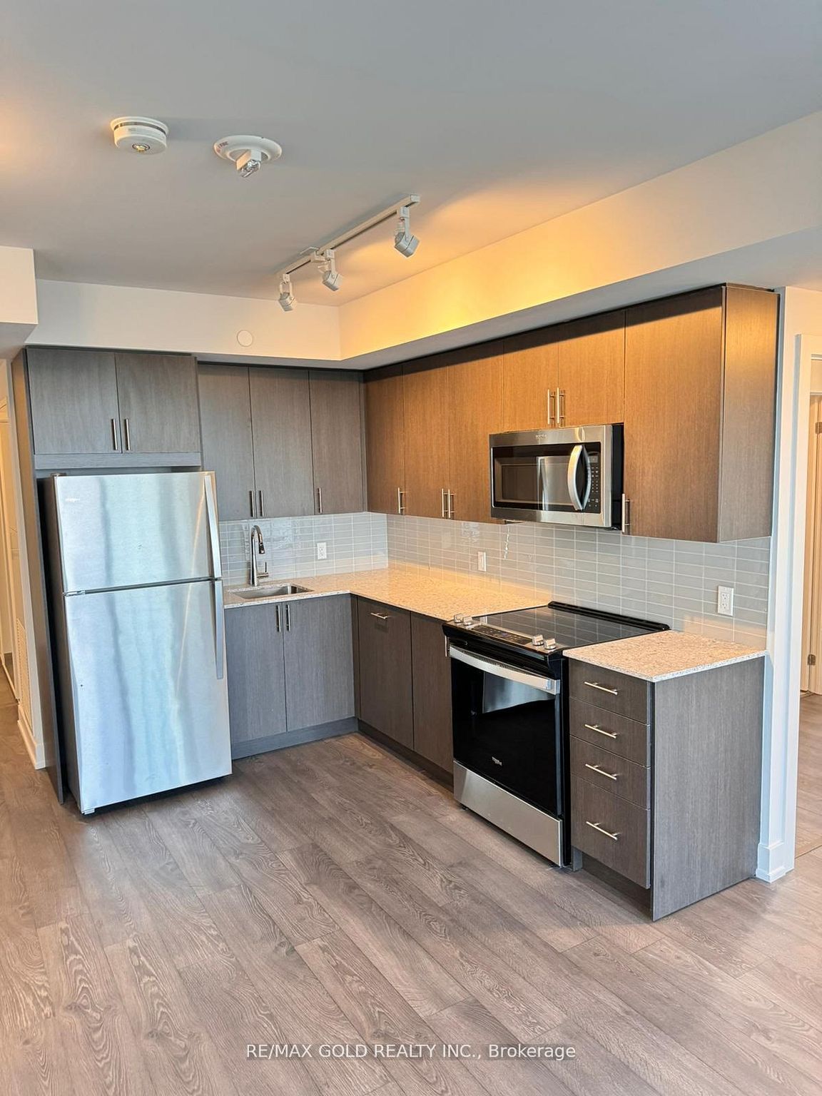 2550 Simcoe Street N 2316, Oshawa, ON L1L 0R5 photo 3