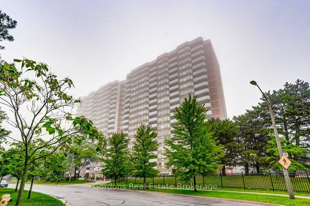 121 Ling Road 1514, Toronto, ON M1E 4Y2 photo 2