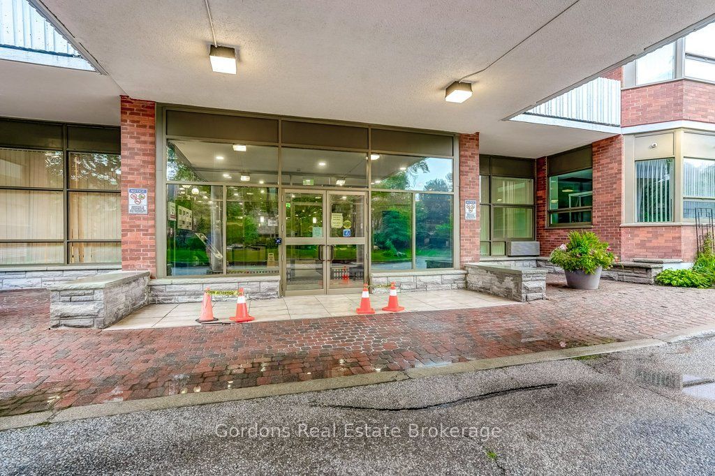 121 Ling Road 1514, Toronto, ON M1E 4Y2 photo 5