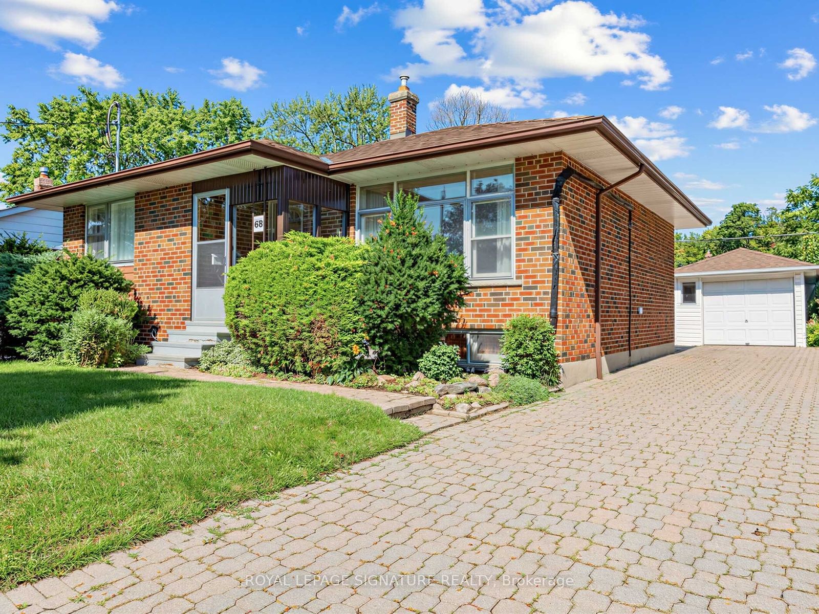 68 Beacham Crescent, Toronto, ON M1T 1N1