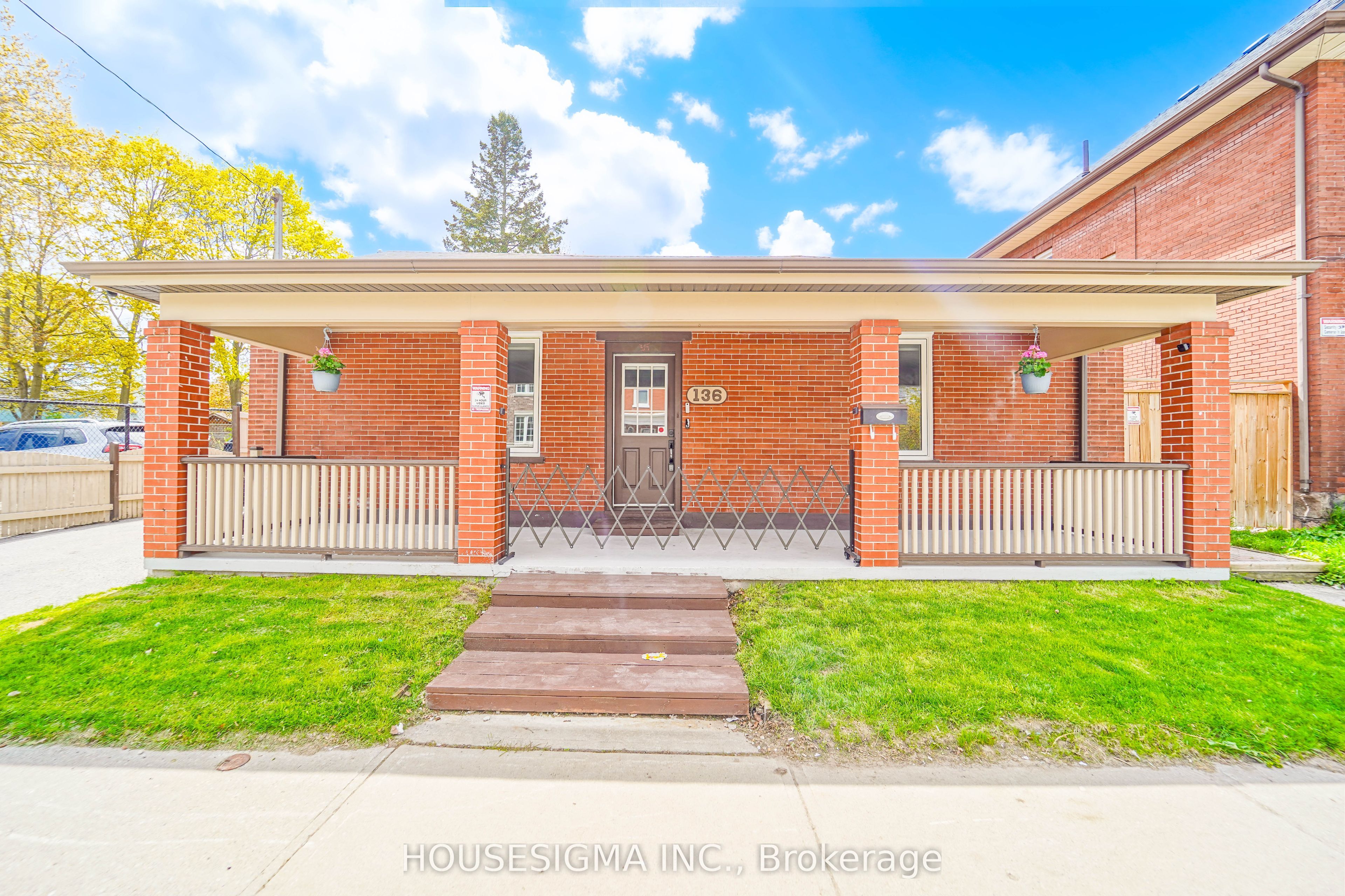 136 Celina Street, Oshawa, ON L1H 4N5 photo 3