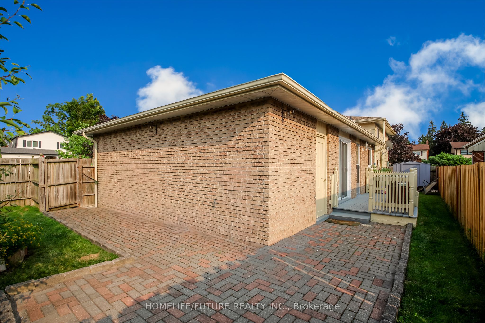 207 Michael Boulevard, Whitby, ON L1N 6B5 photo 2