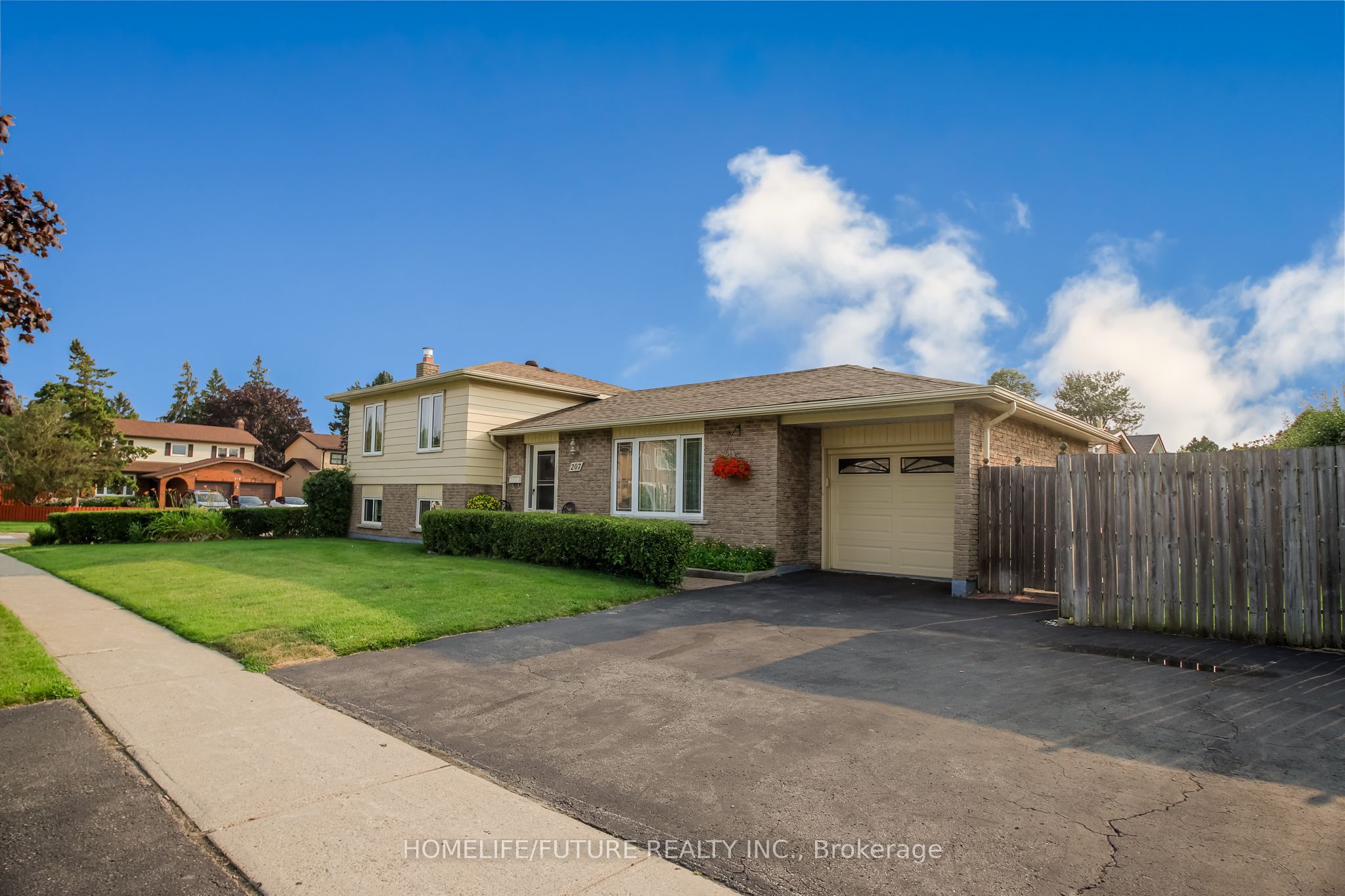 207 Michael Boulevard, Whitby, ON L1N 6B5 photo 4