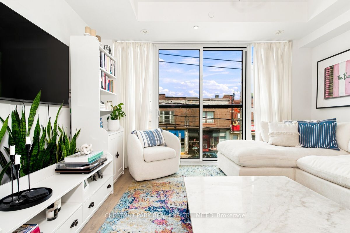 899 Queen Street E 205, Toronto, ON M4M 0C8 photo 2