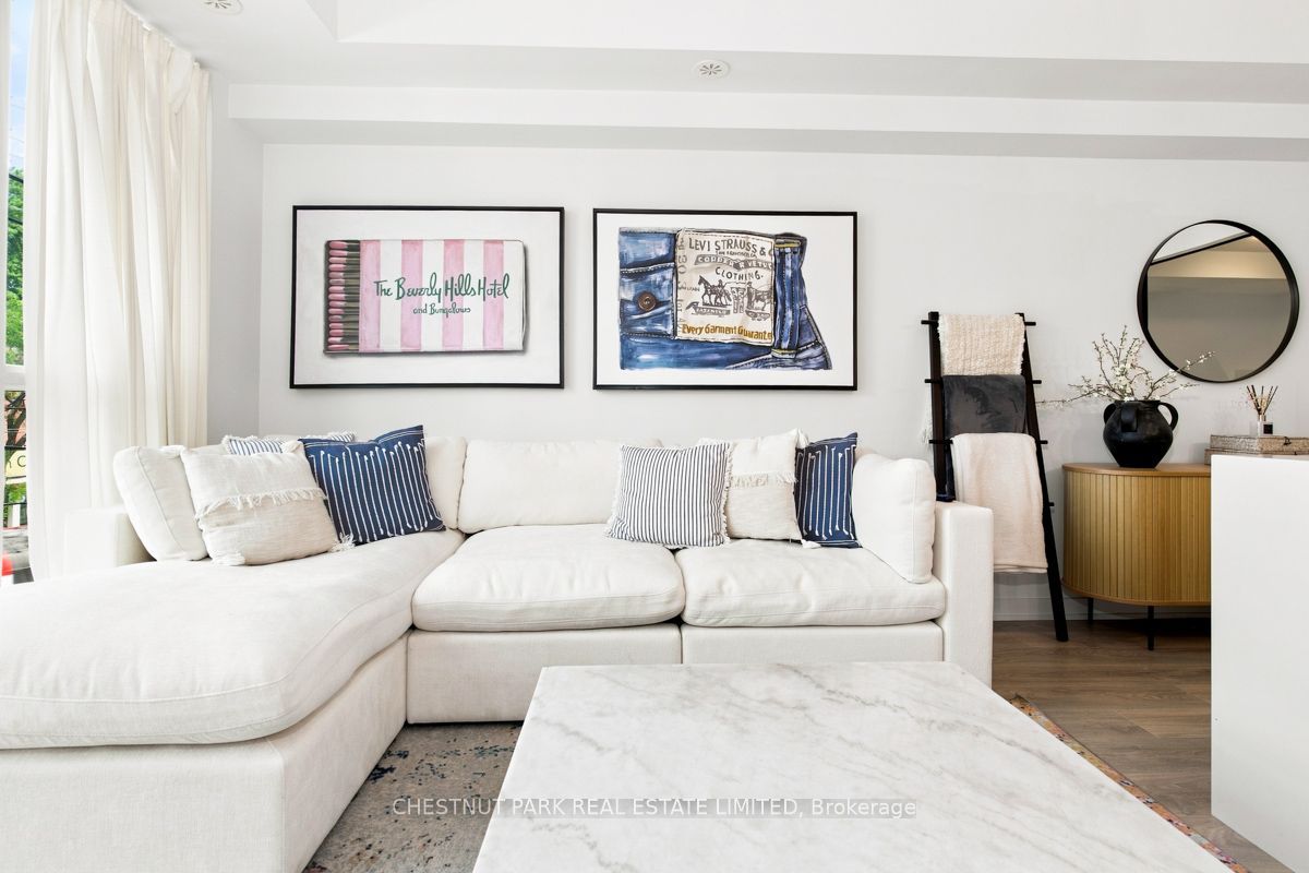 899 Queen Street E 205, Toronto, ON M4M 0C8 photo 4