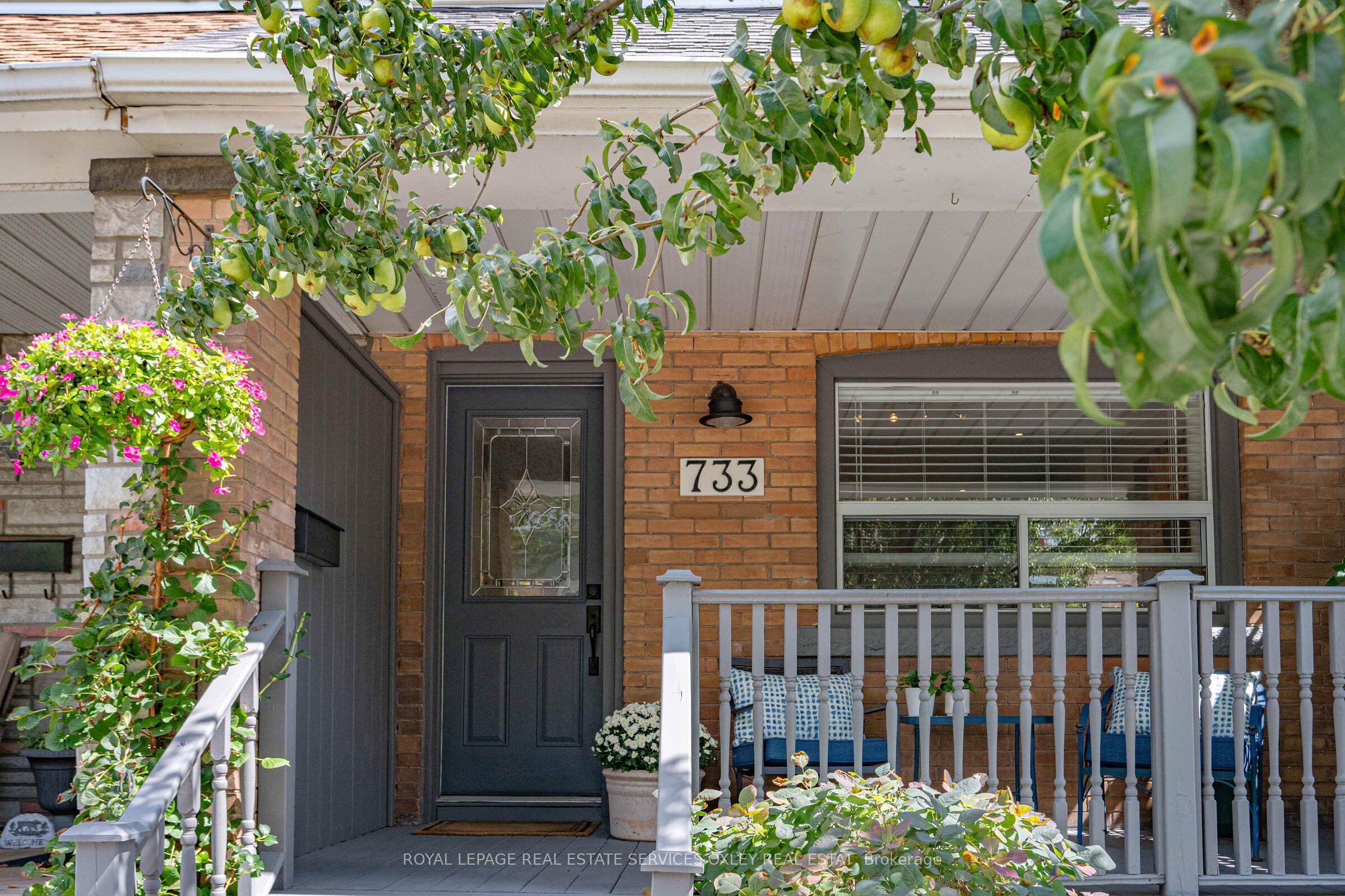 733 Woodbine Avenue, Toronto, ON M4E 2J4 photo 3