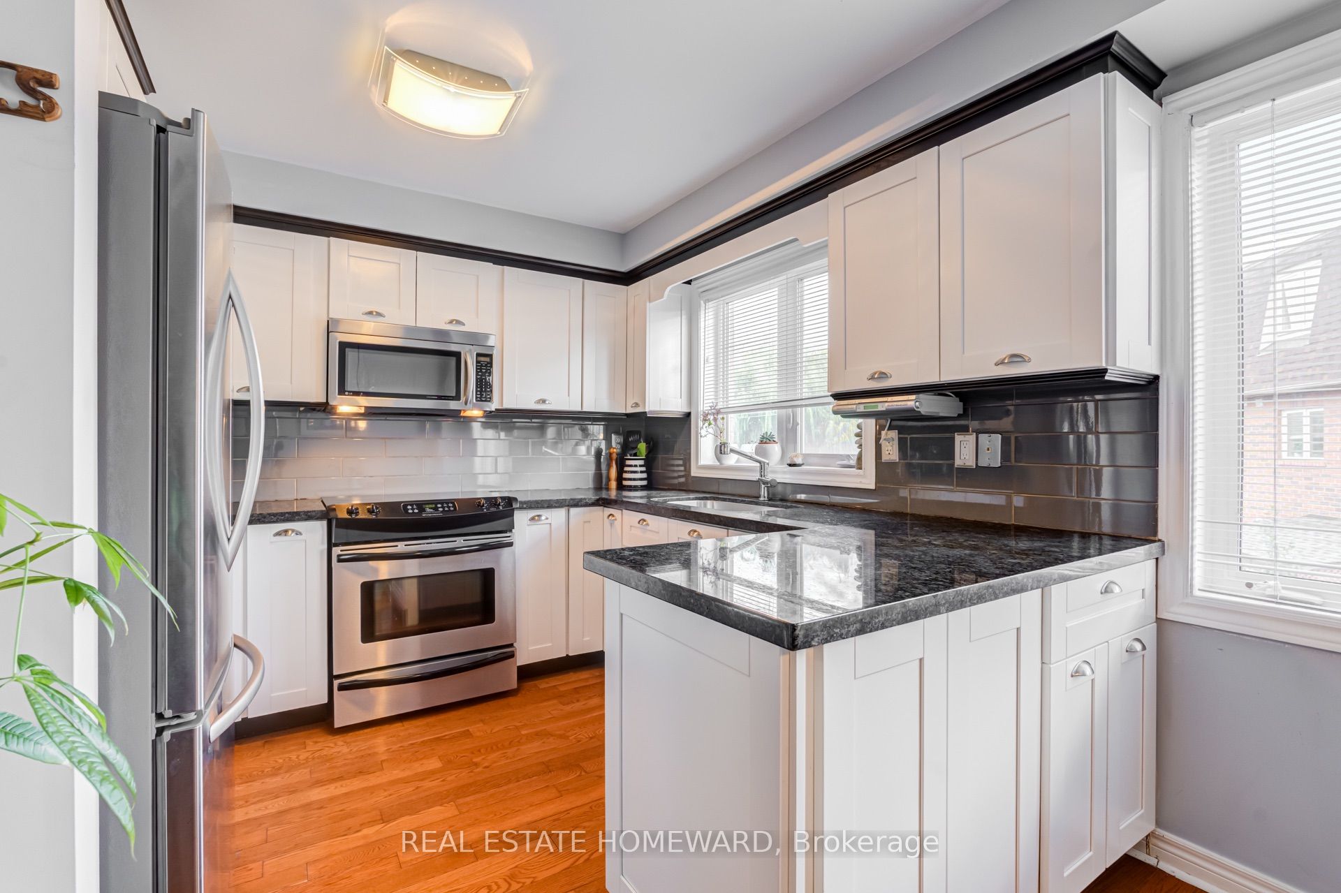 5A Falmouth Avenue, Toronto, ON M1K 4M5 photo 2