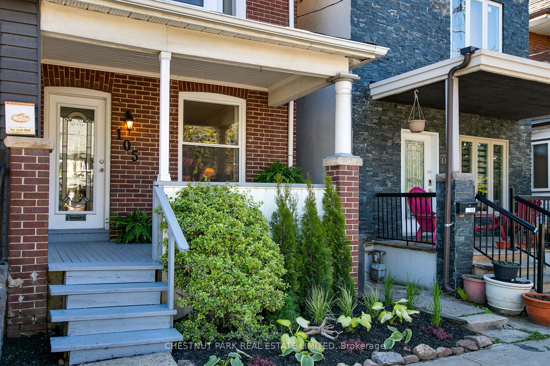 105 Greenwood Avenue, Toronto, ON M4L 2P7 photo 2