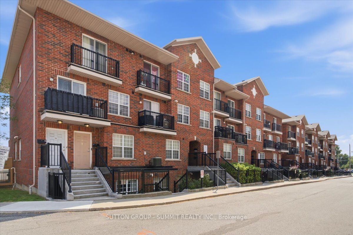 25 Strangford Lane 201, Toronto, ON M1L 0E5