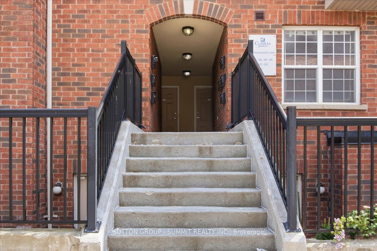 25 Strangford Lane 201, Toronto, ON M1L 0E5 photo 2